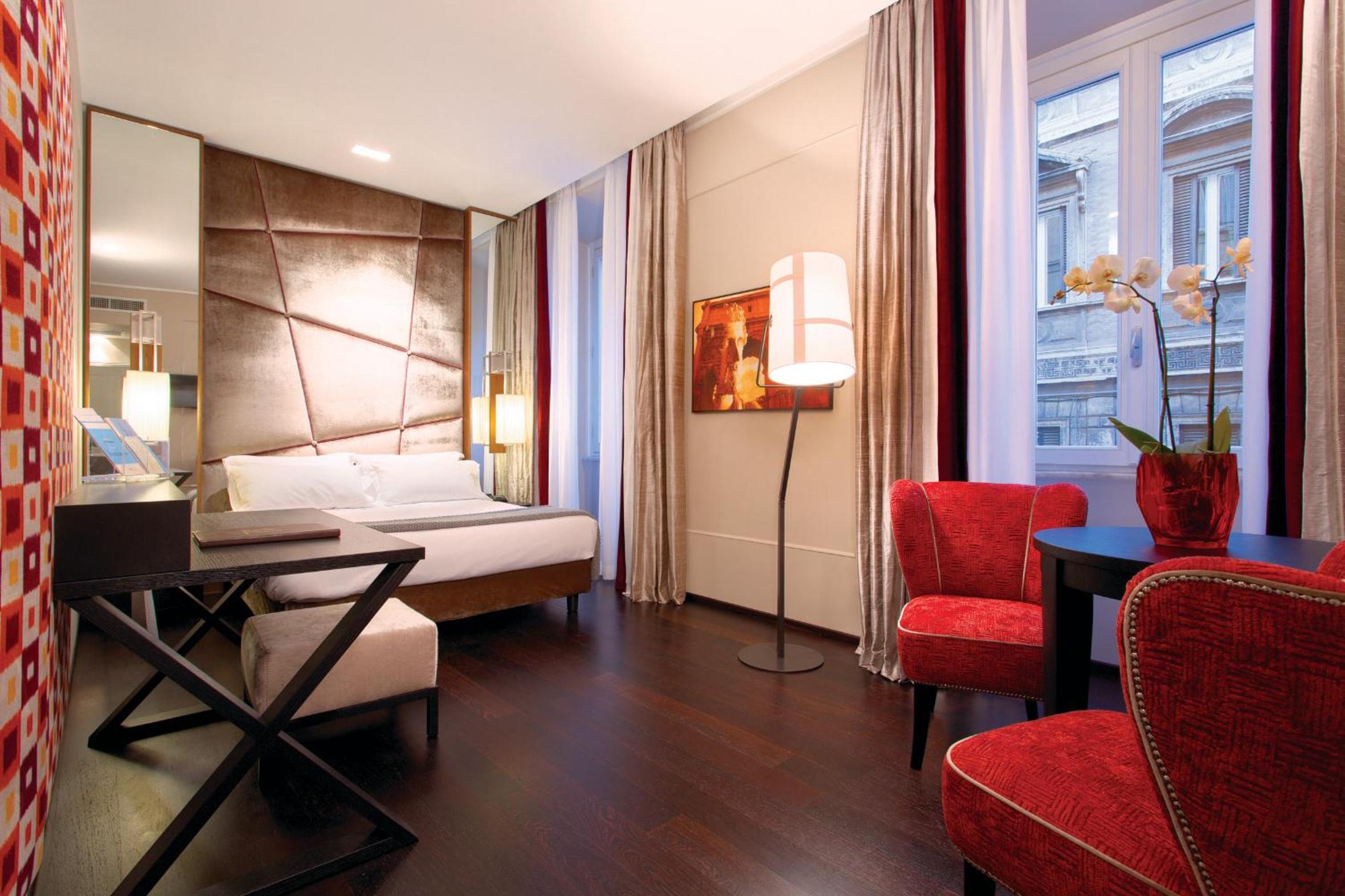 Deluxe Double or Twin Room thumbnail 6