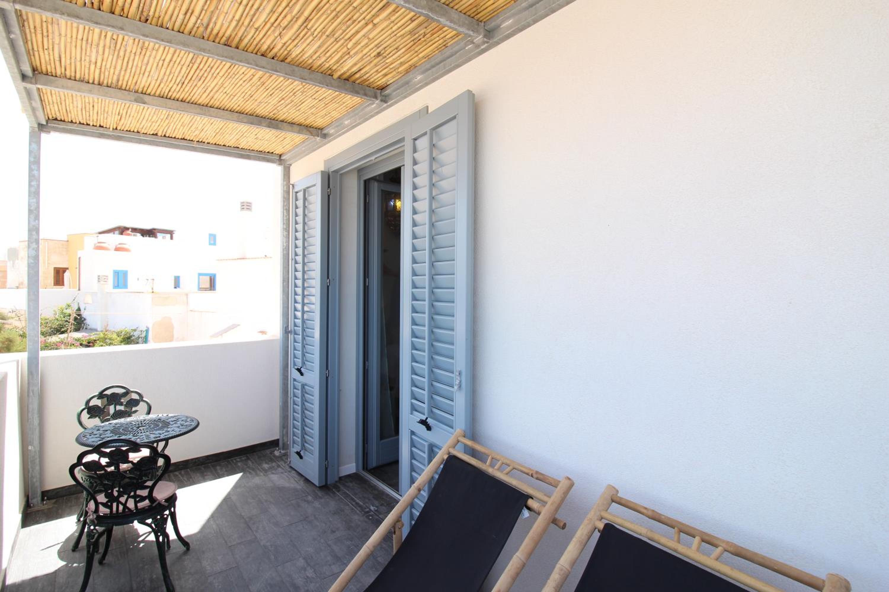 Double Room with Balcony and Sea View photo 3