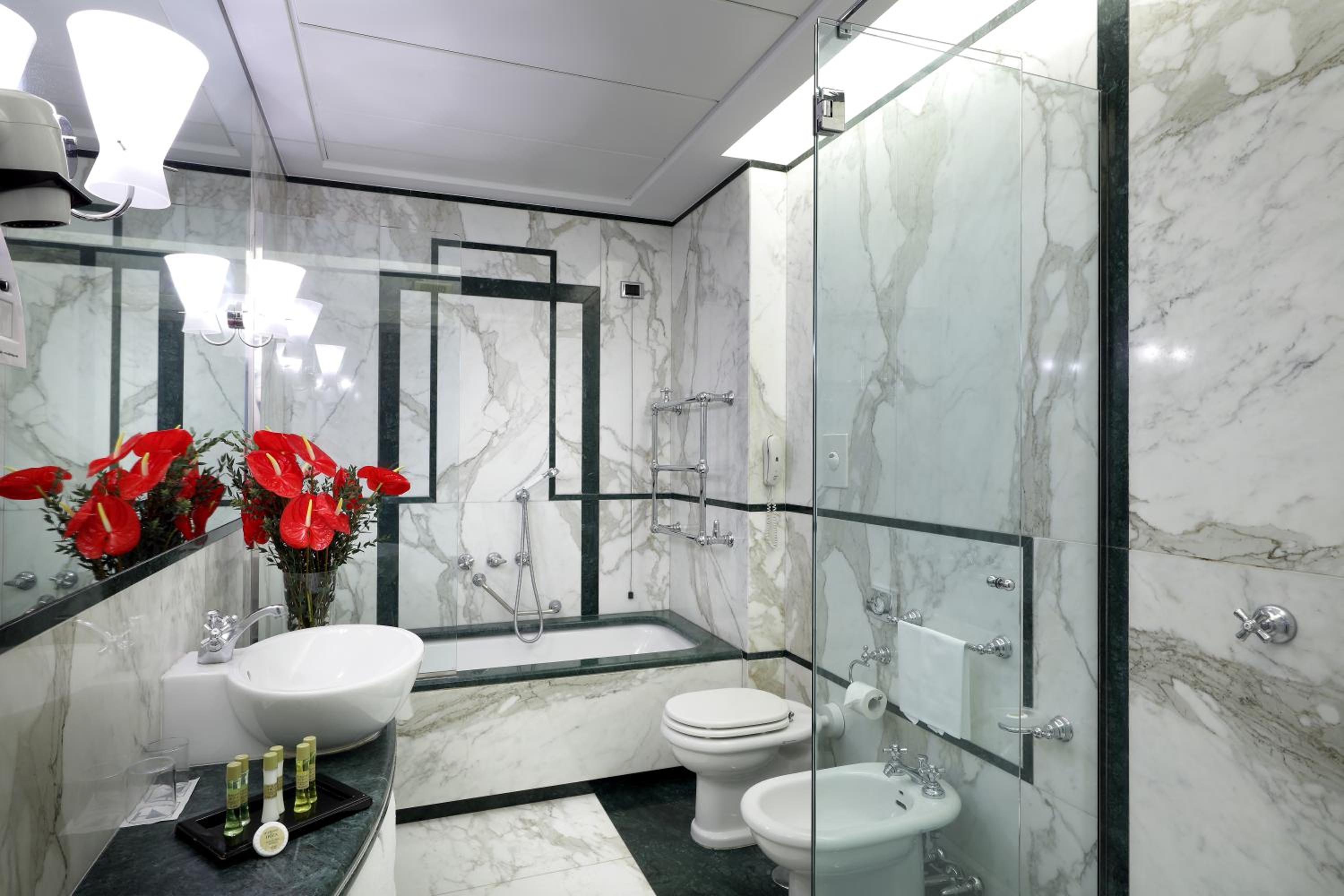 Executive Suite with Sea View thumbnail 6