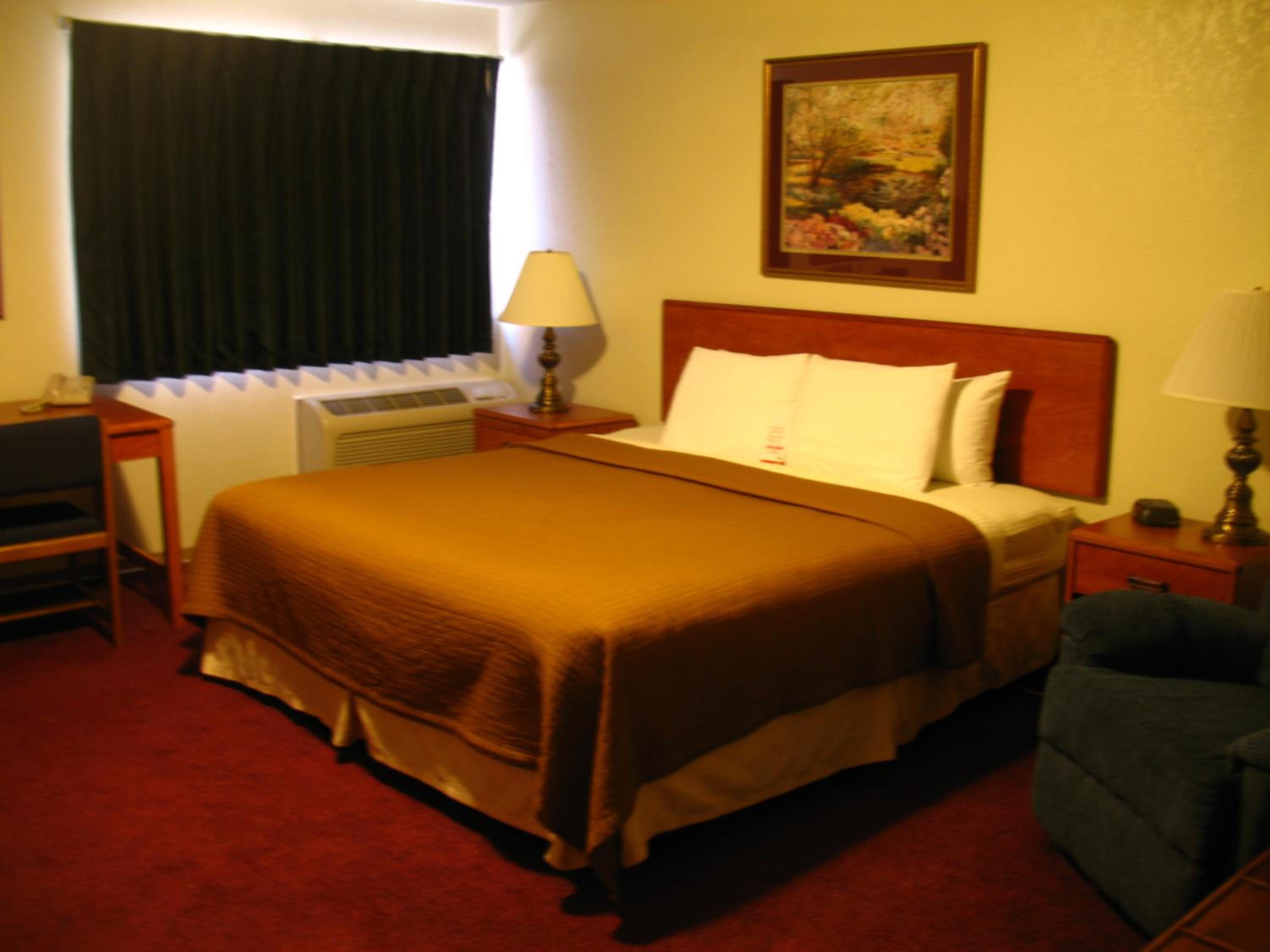 King Room - Non-Smoking photo 1