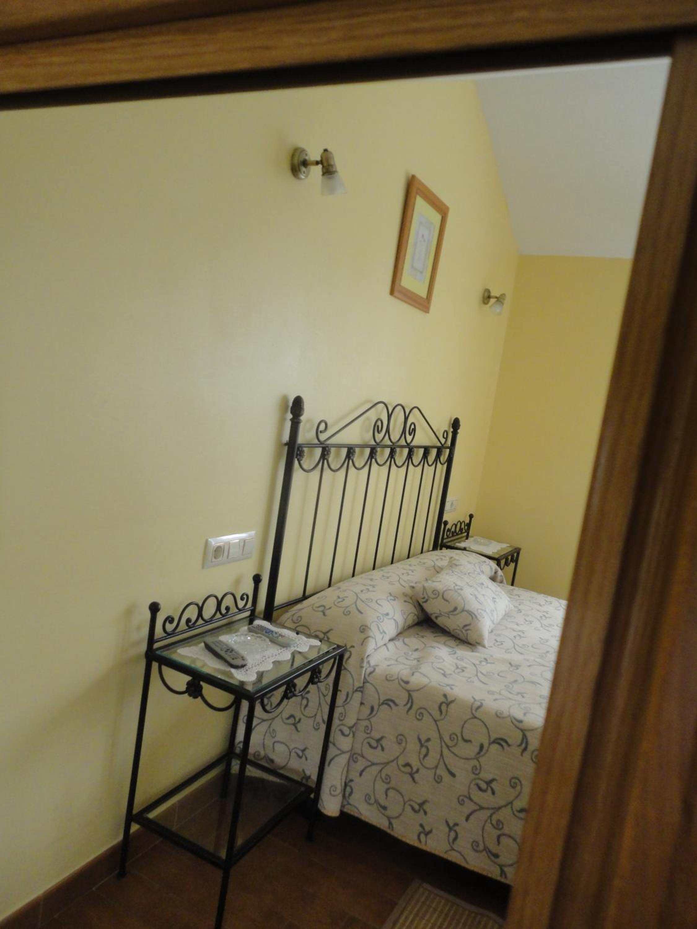 Double or Twin Room with Bathroom photo 2