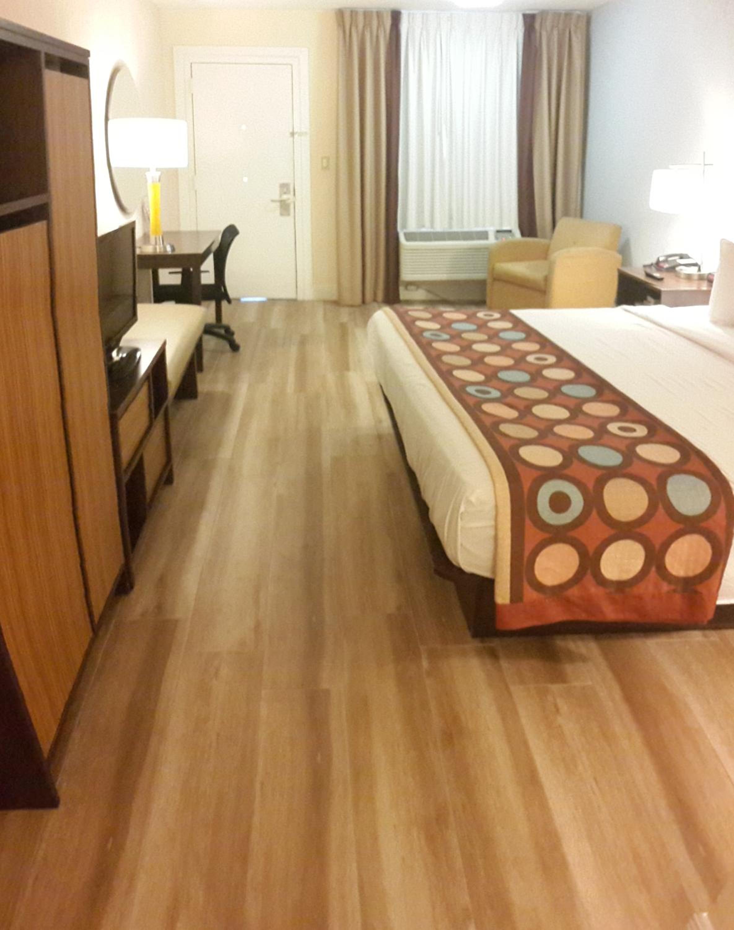 King Room with Pool View - Non-Smoking - Photo 17
