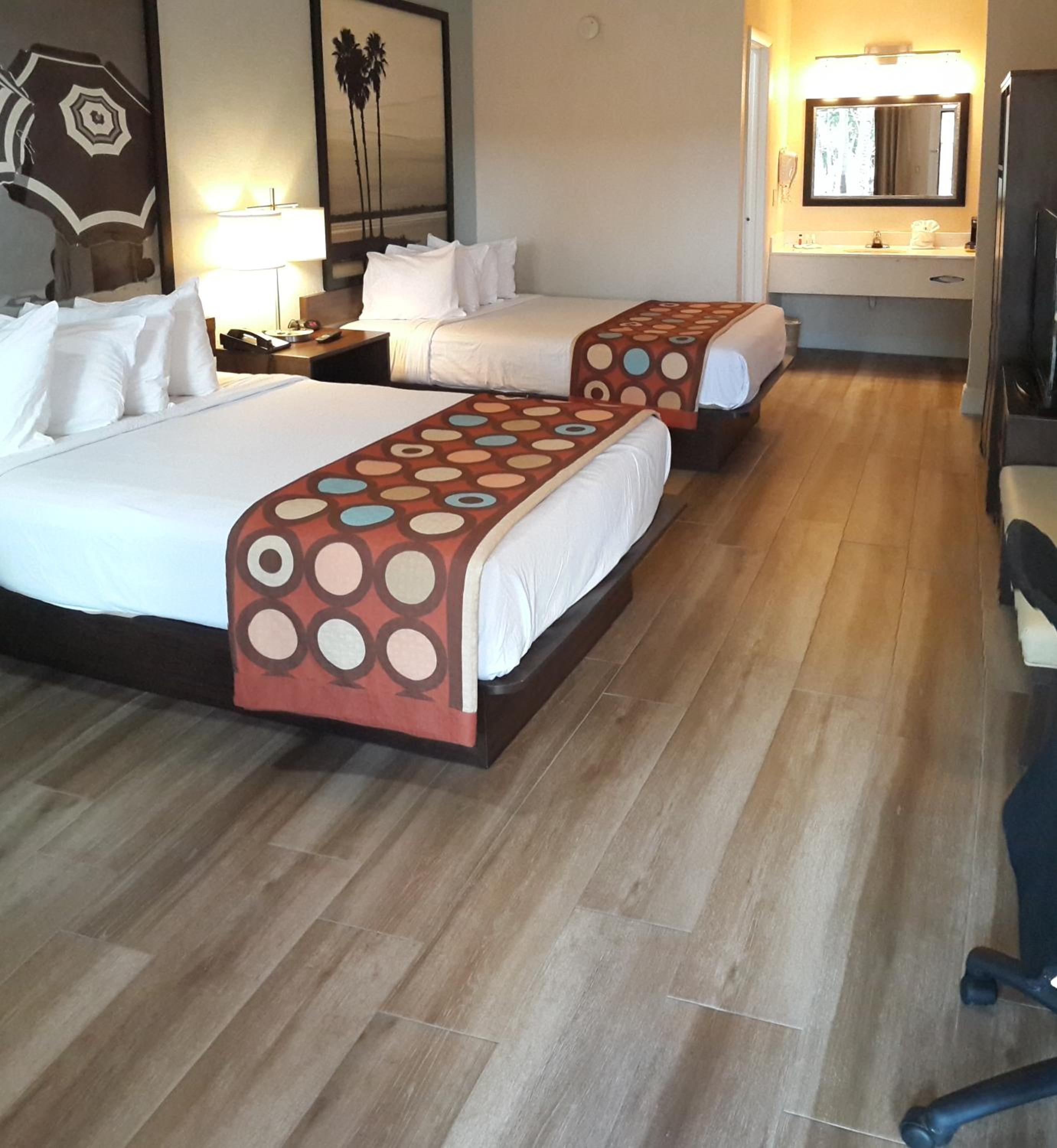 2 Double Beds, Deluxe Room, Pool Side, Non-Smoking - Photo 4