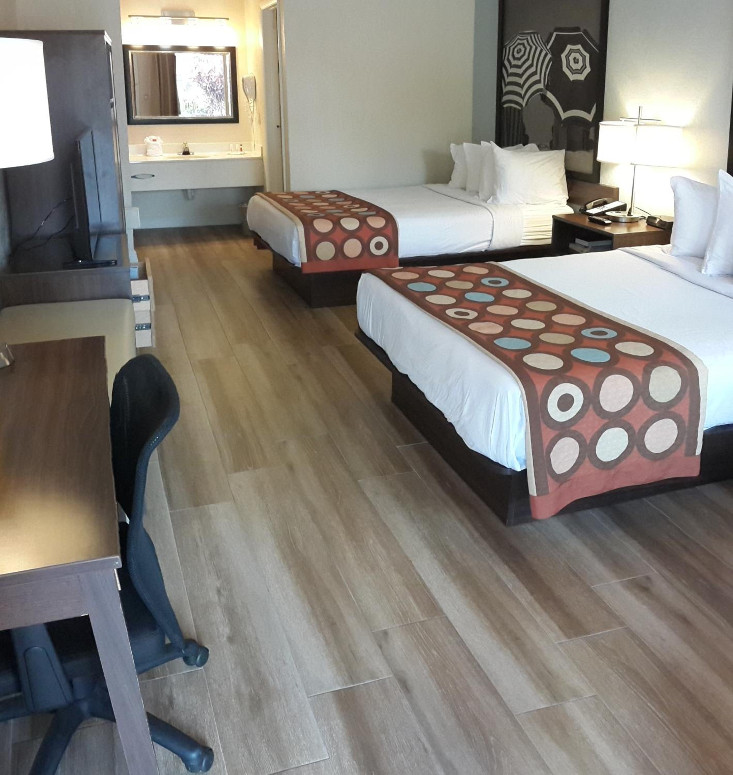 Double Room with Two Double Beds and Pool View - Non-Smoking - Photo 12