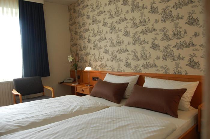 Budget Double Room photo 2