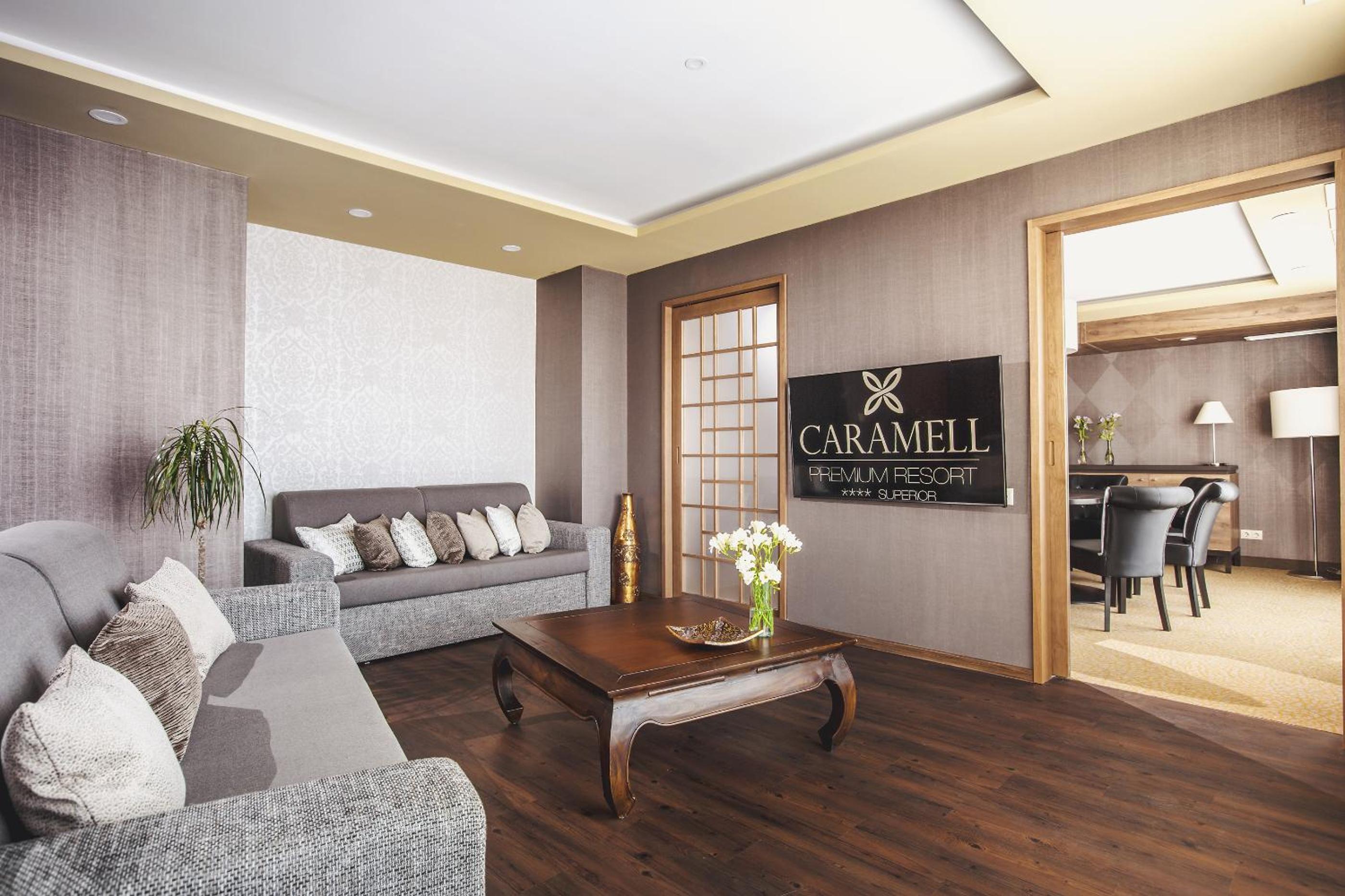 Presidential Suite with Balcony thumbnail 5