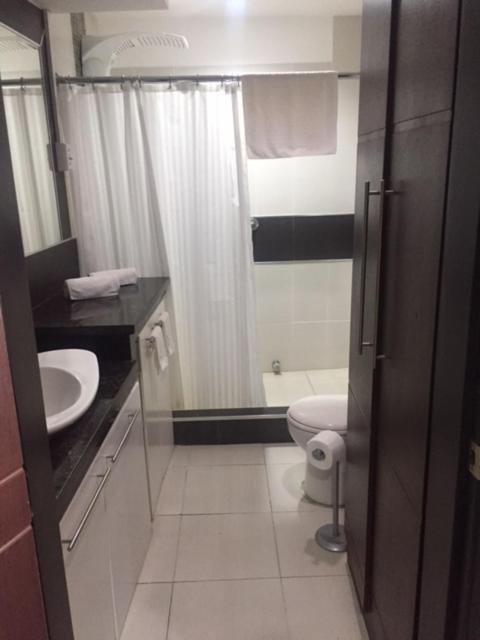 Twin Room with Private Bathroom photo 3
