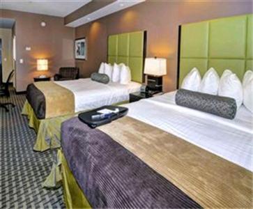 Queen Suite - Non-Smoking - Photo 3
