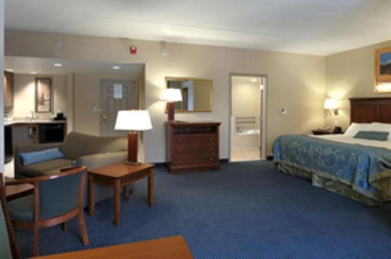 King Suite - Non-Smoking - Photo 1