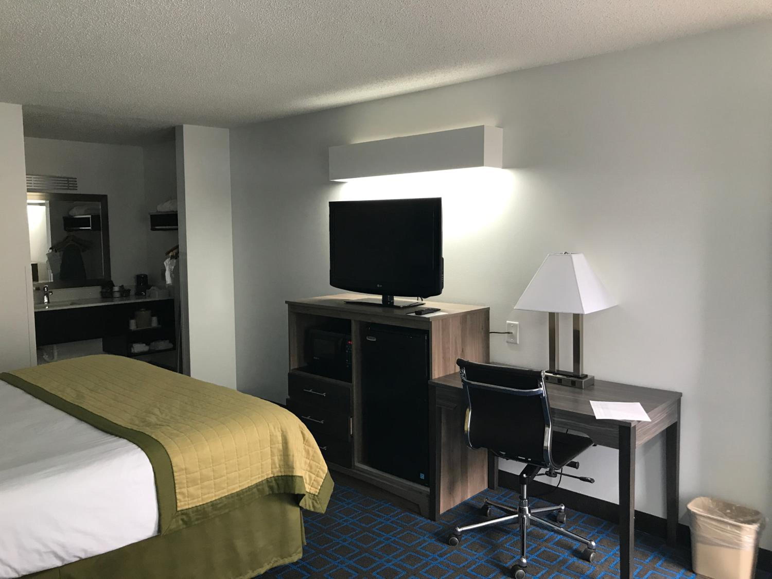 King Room - Disability Access/Non-Smoking - Photo 3