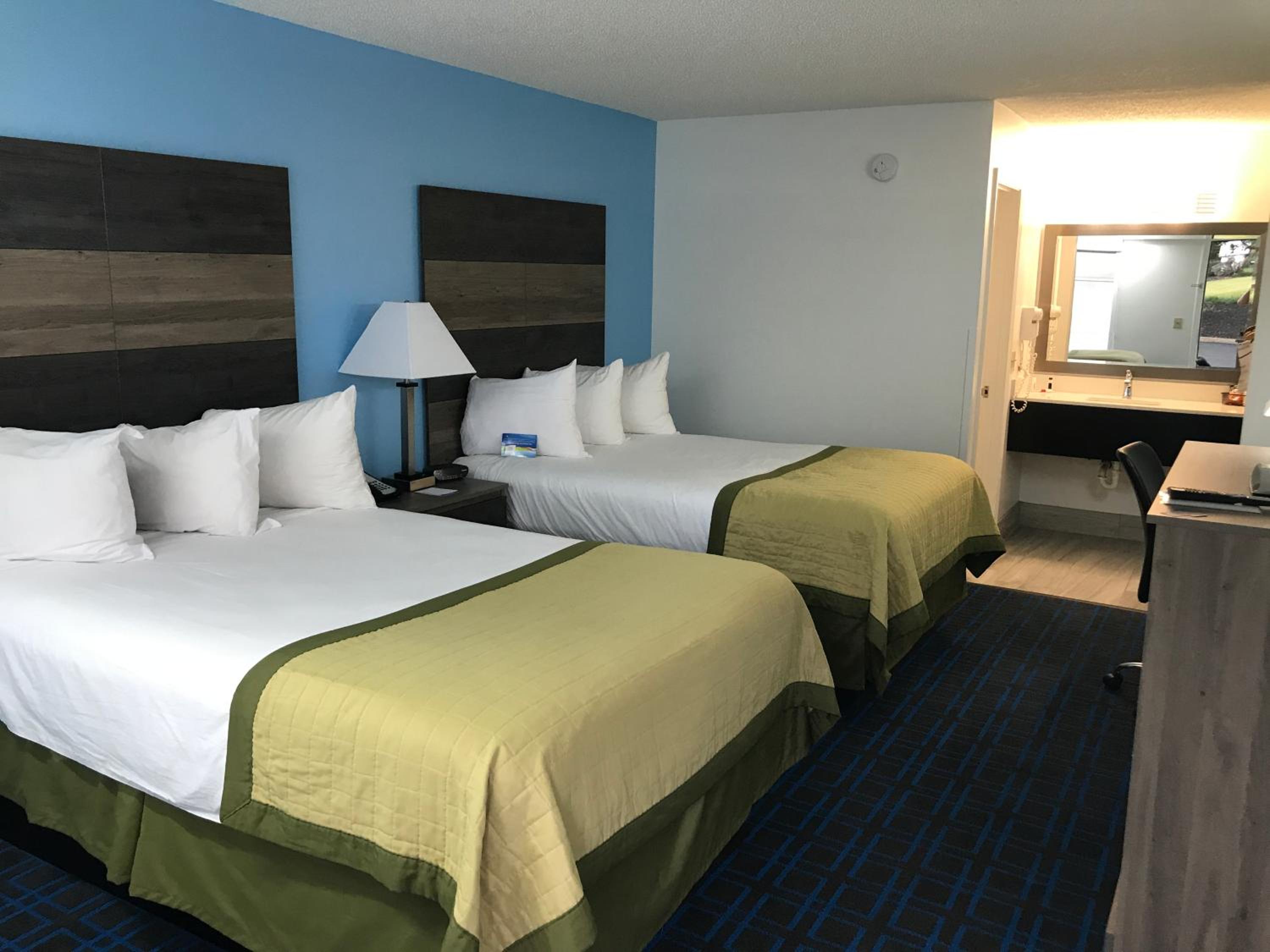 Deluxe Double Room with Two Double Beds - Non-Smoking - Photo 6