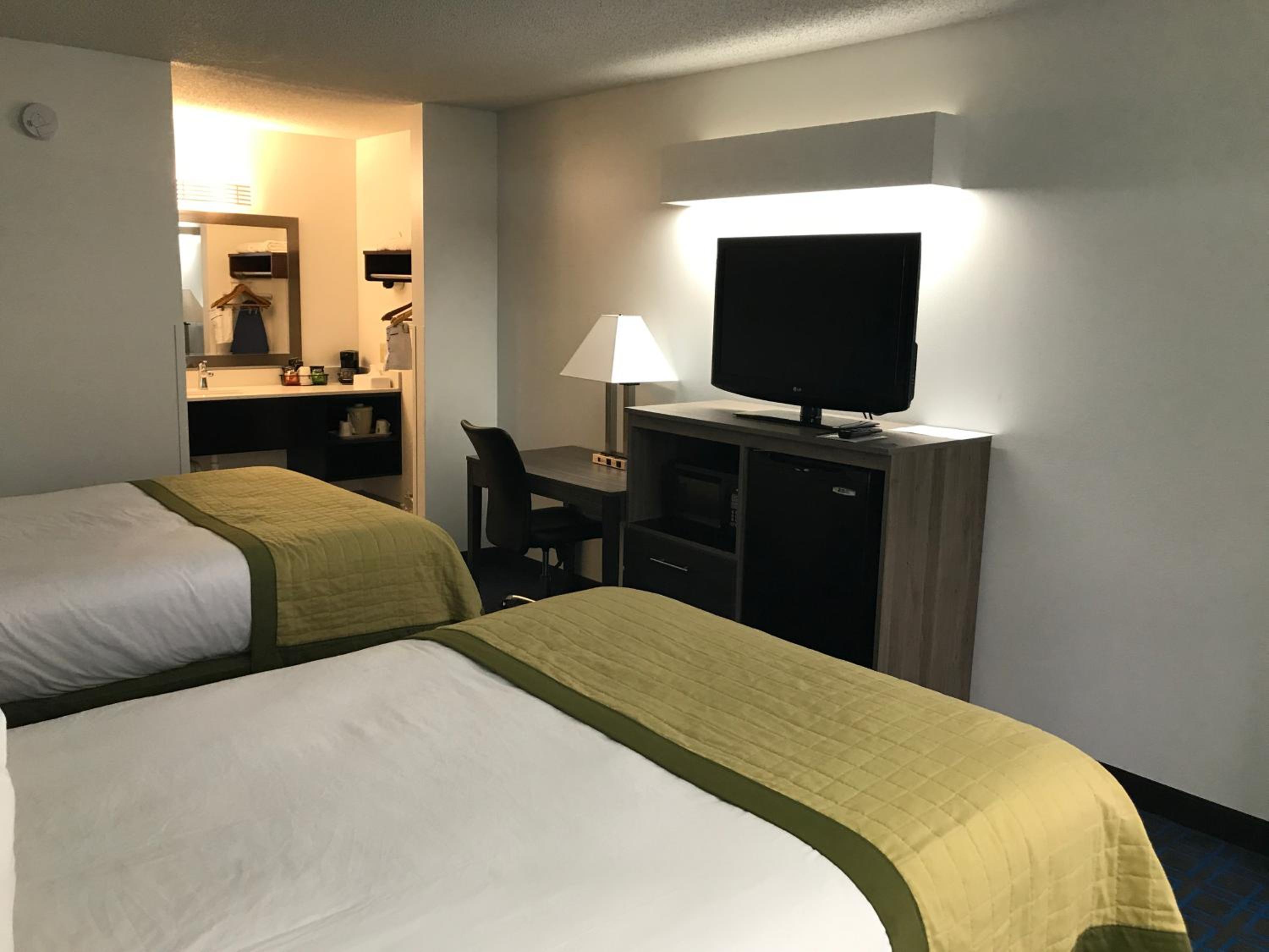 Deluxe Double Room with Two Double Beds - Non-Smoking - Photo 1
