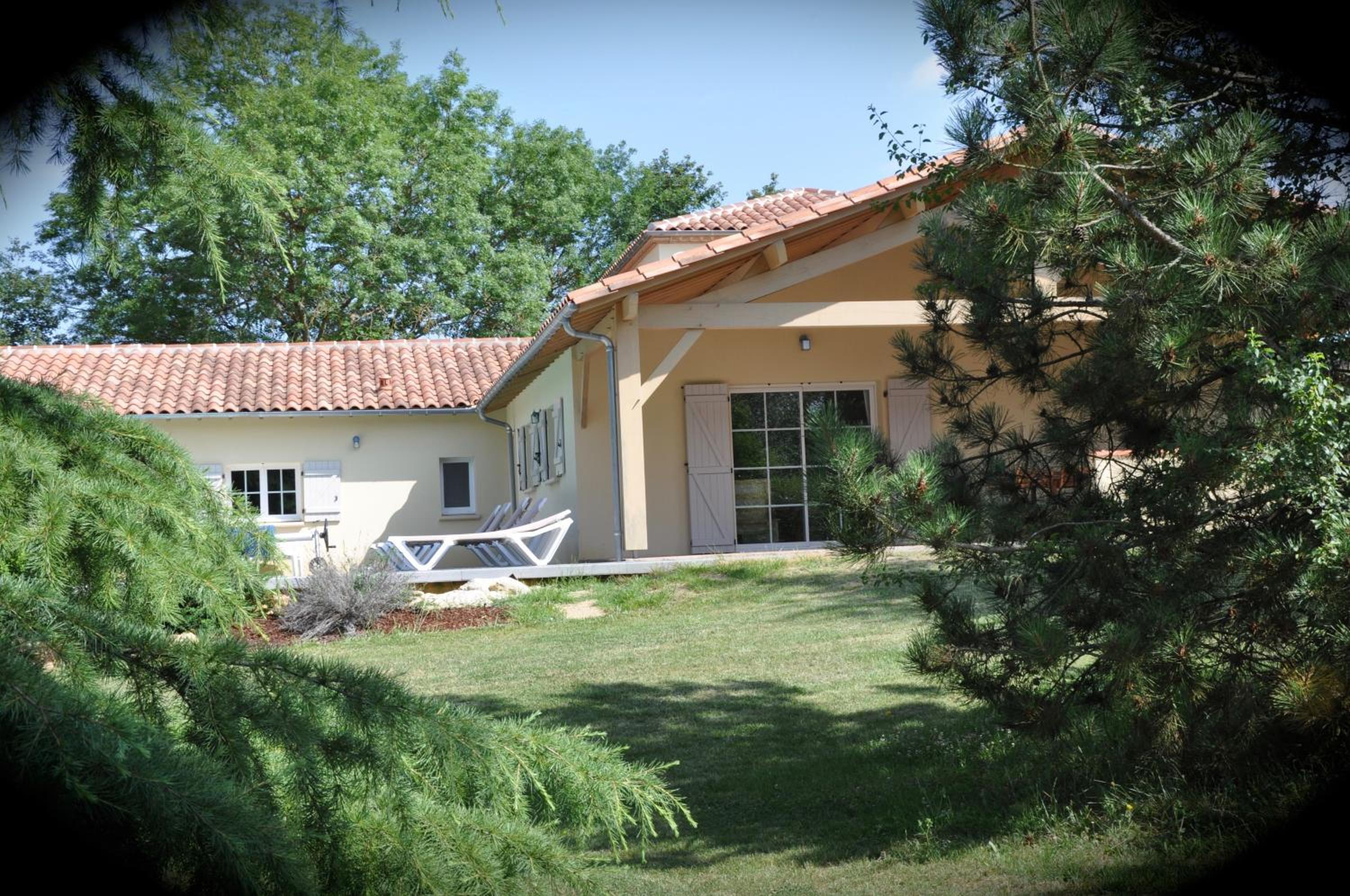 Four-Bedroom House photo 3