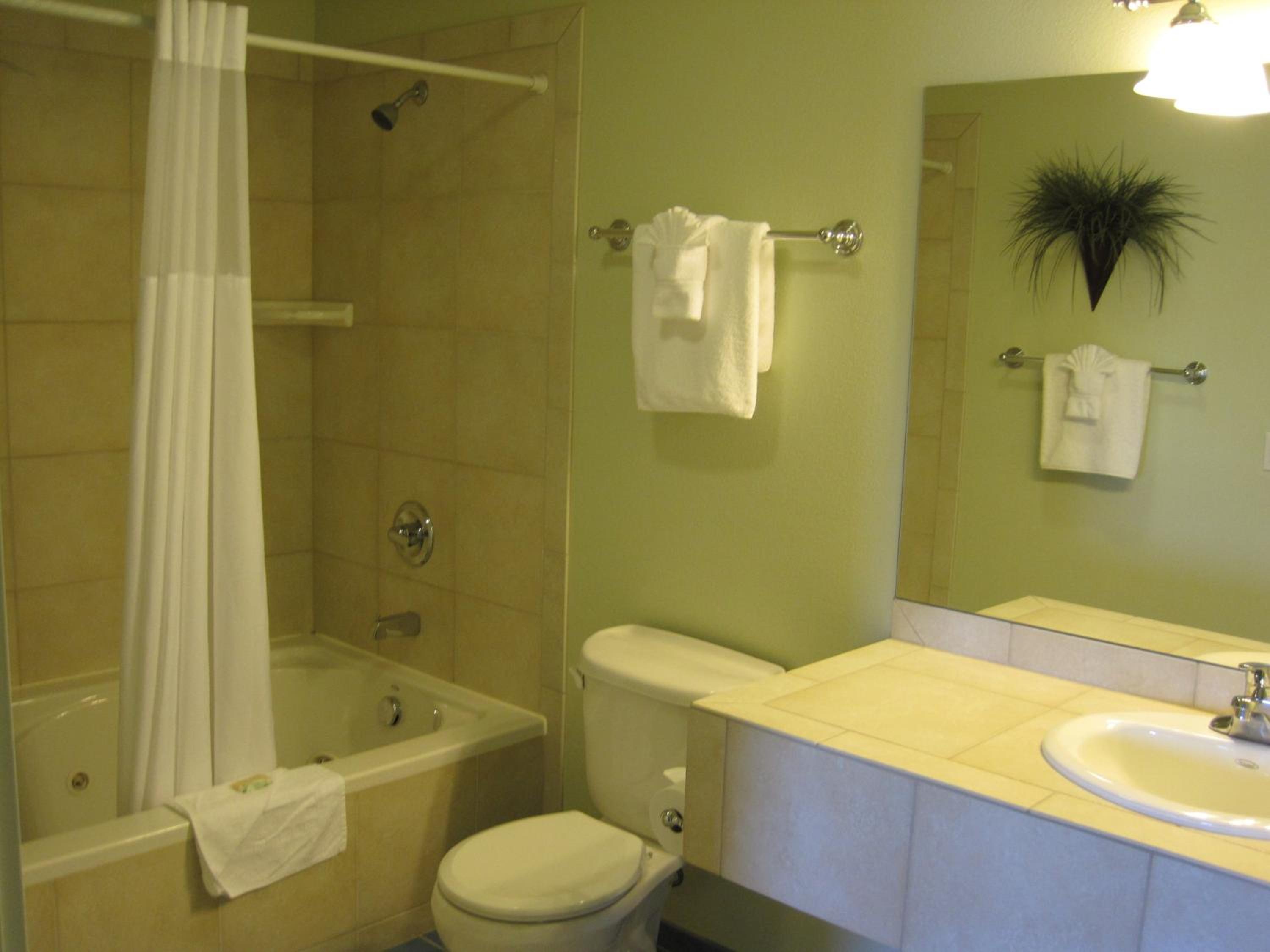 Queen Room with Spa Bath with Sea View - Photo 4