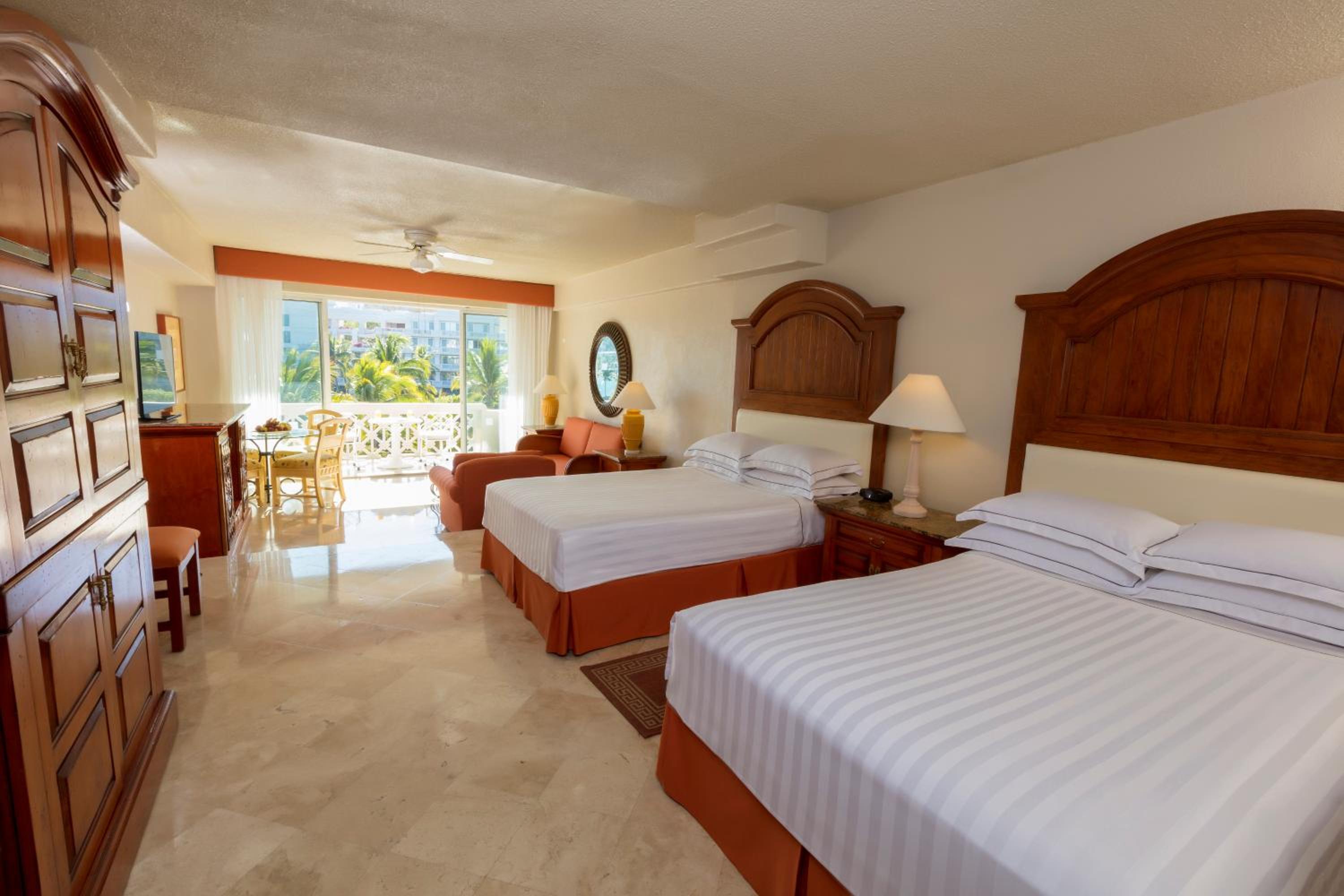 Junior Suite Deluxe (2 Adults + 1 Child) photo 1