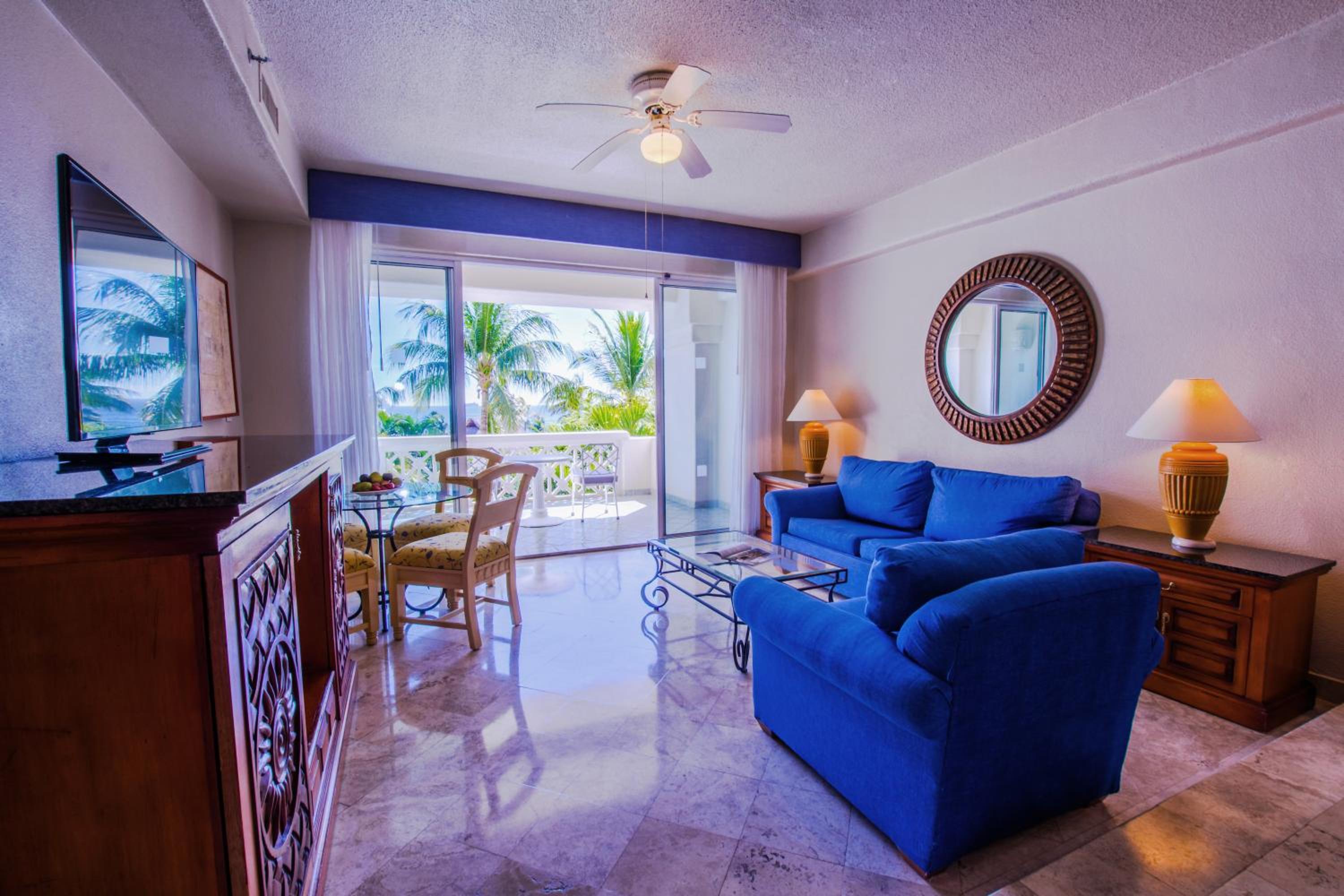 Junior Suite Deluxe with Ocean View (2 Adults + 2 Child) photo 1