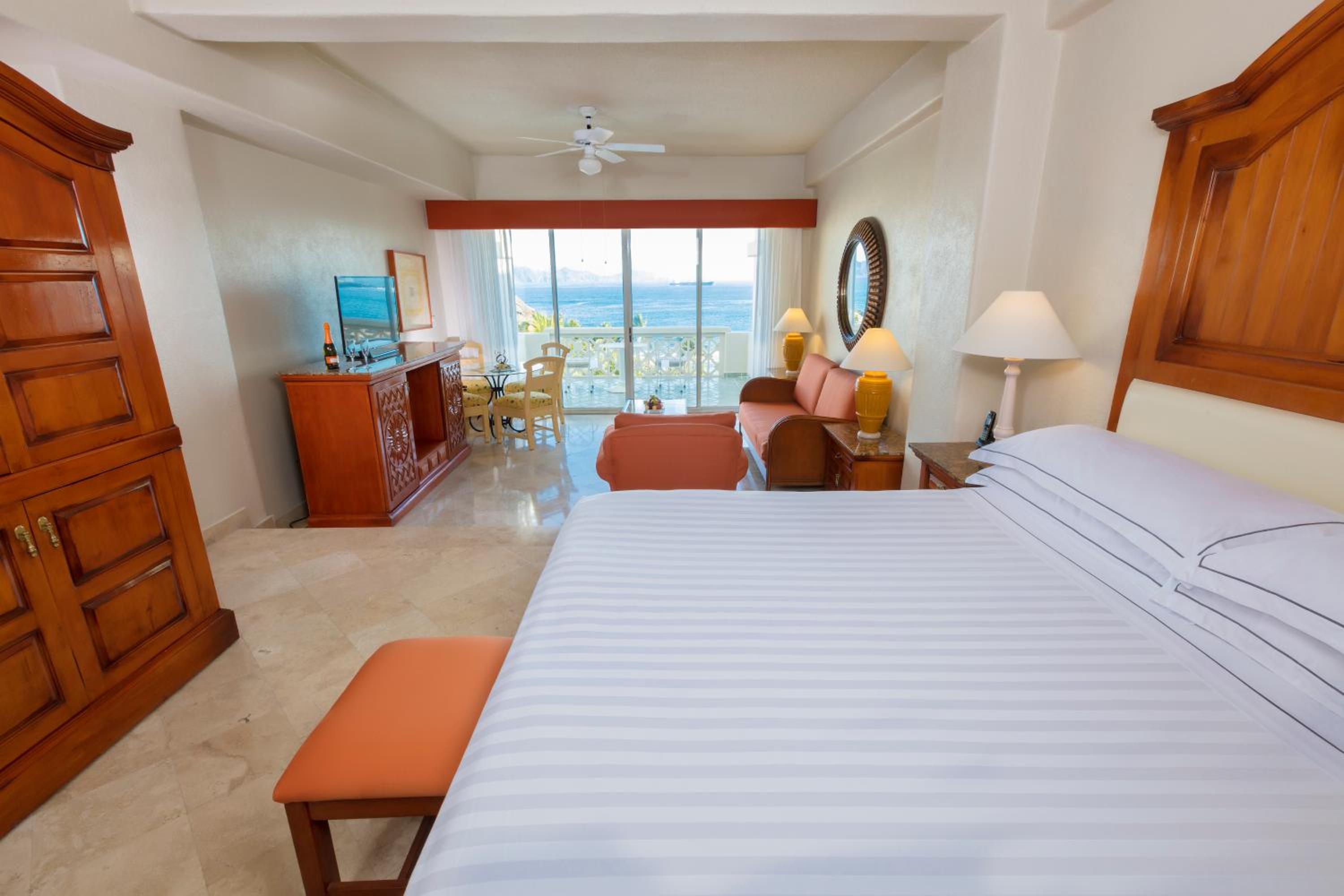 Junior Suite Deluxe Premium Level (2 Adults + 1 Child) photo 1