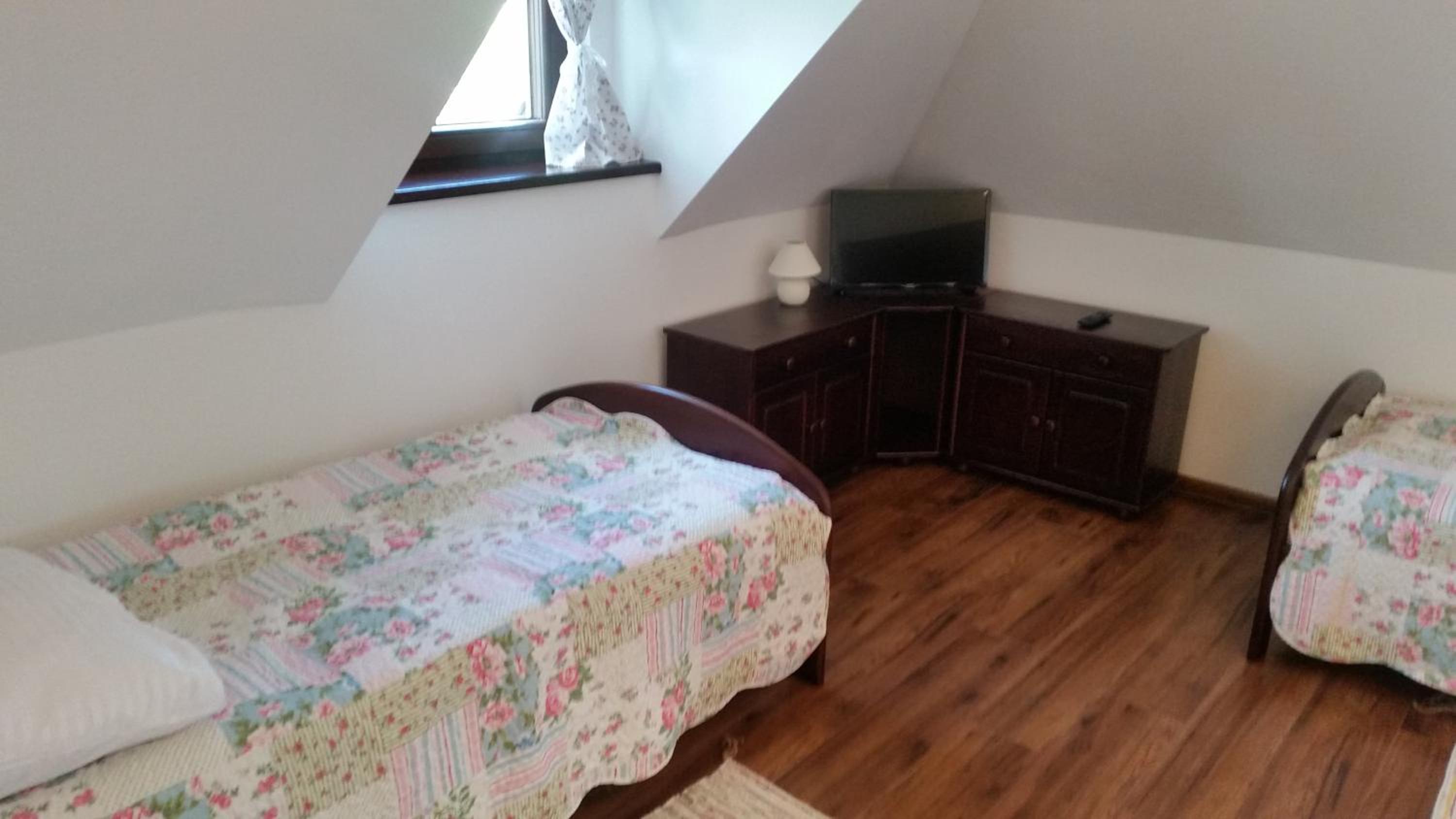 Quadruple Room with Private Bathroom - Photo 2