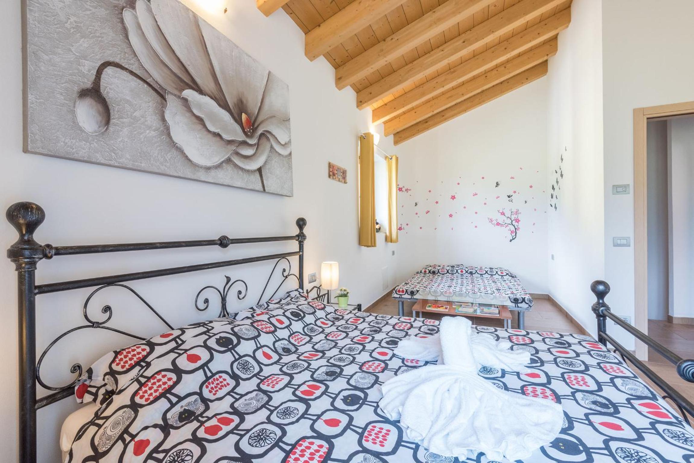 Two-Bedroom House - Photo 13