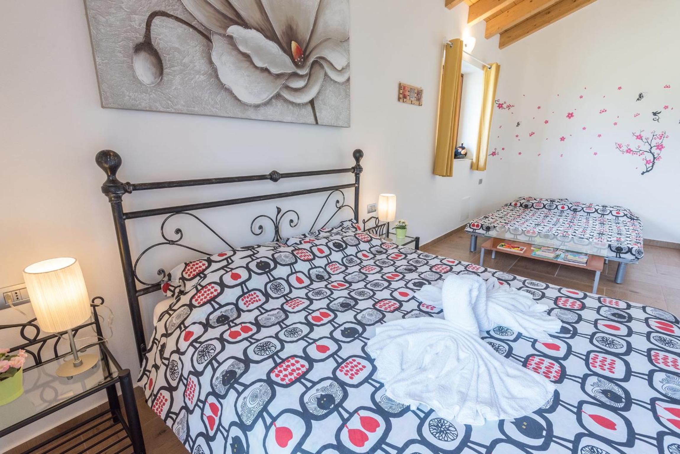 Two-Bedroom House - Photo 6