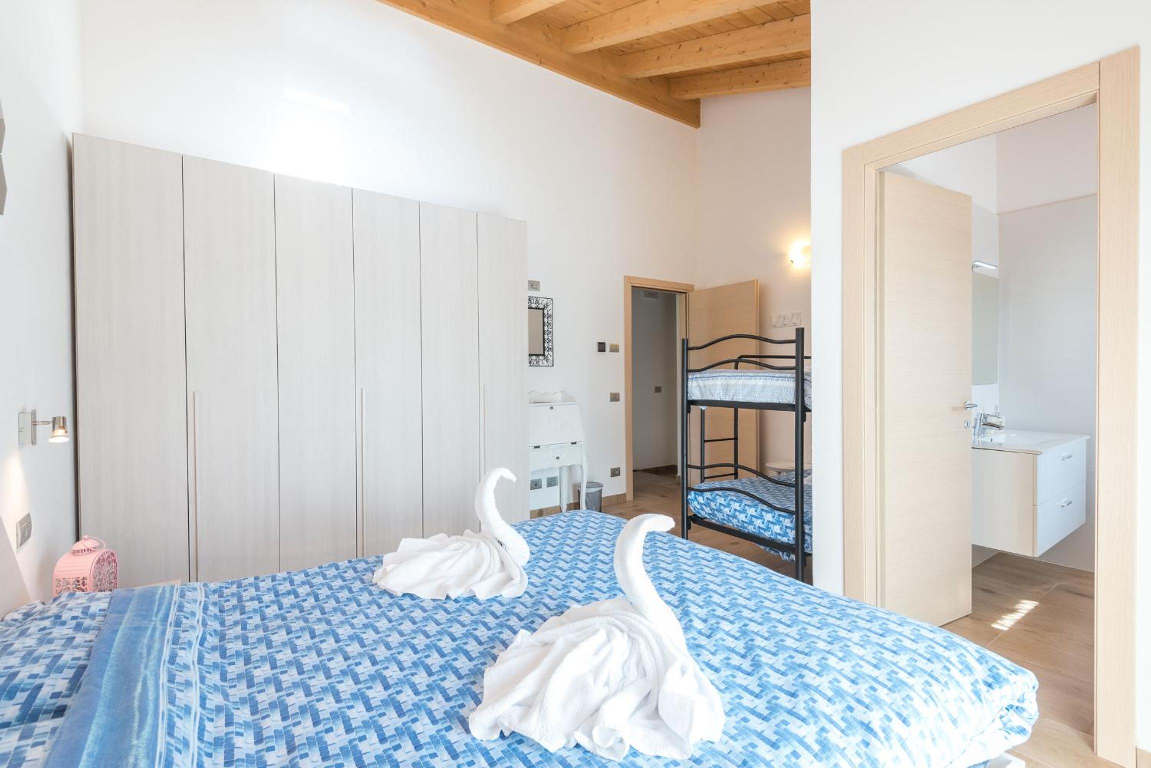 Two-Bedroom House - Photo 38