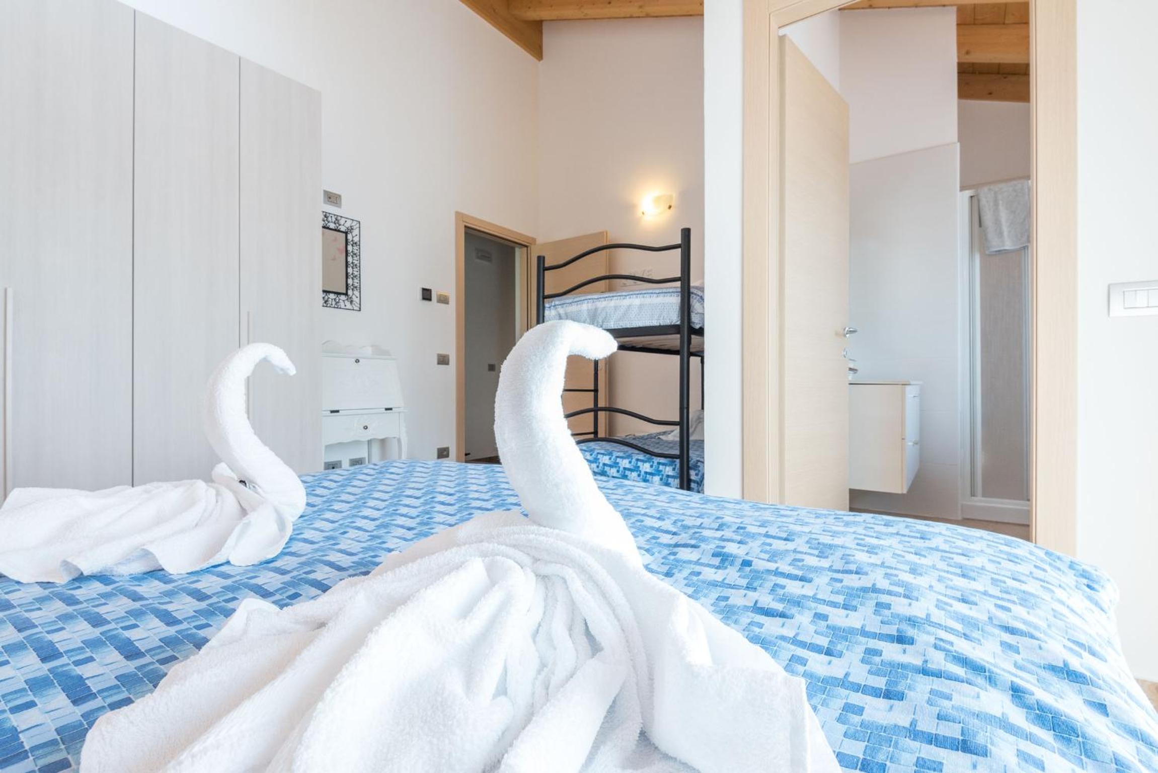 Two-Bedroom House - Photo 41