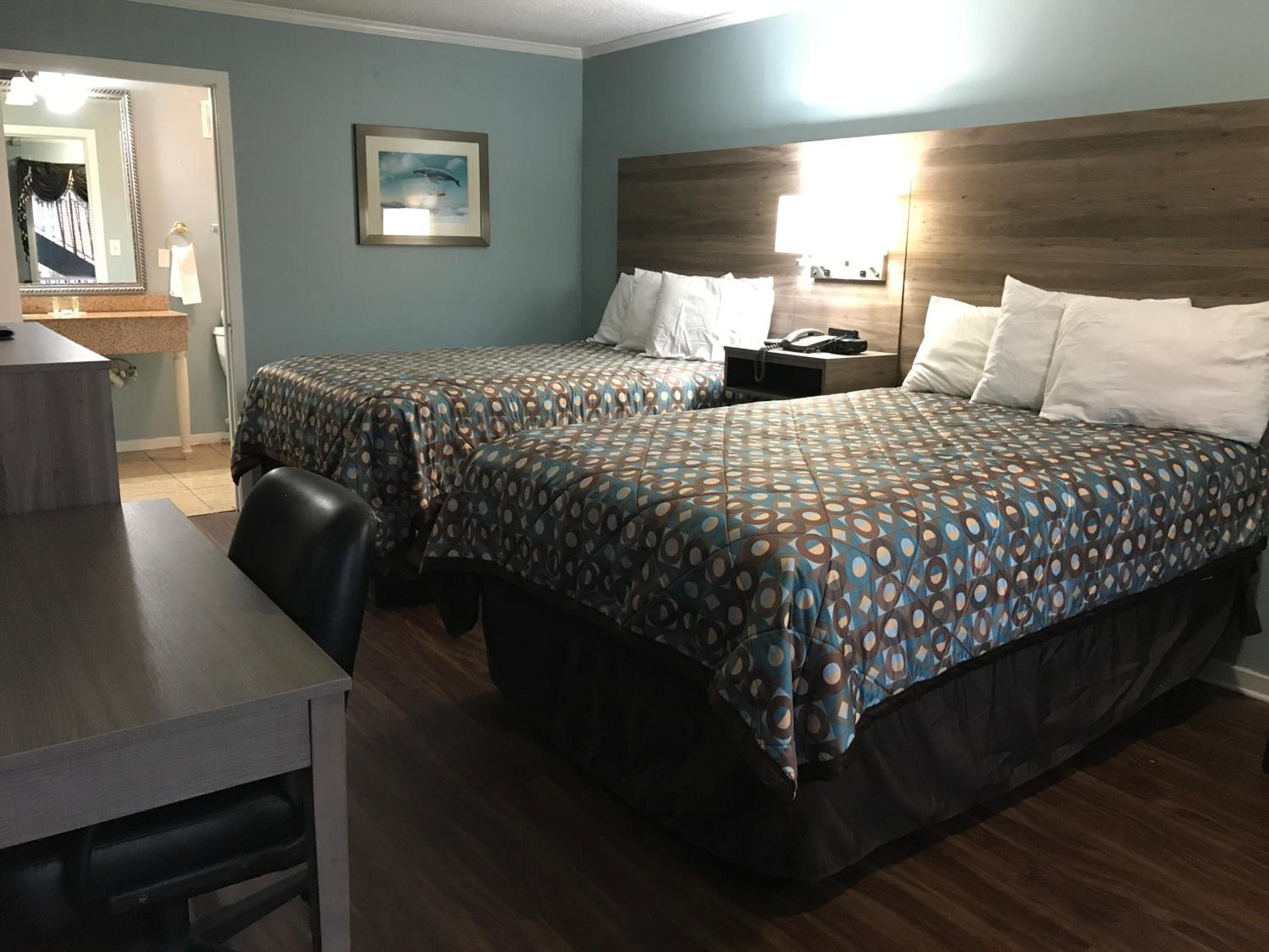 Queen Suite photo 2
