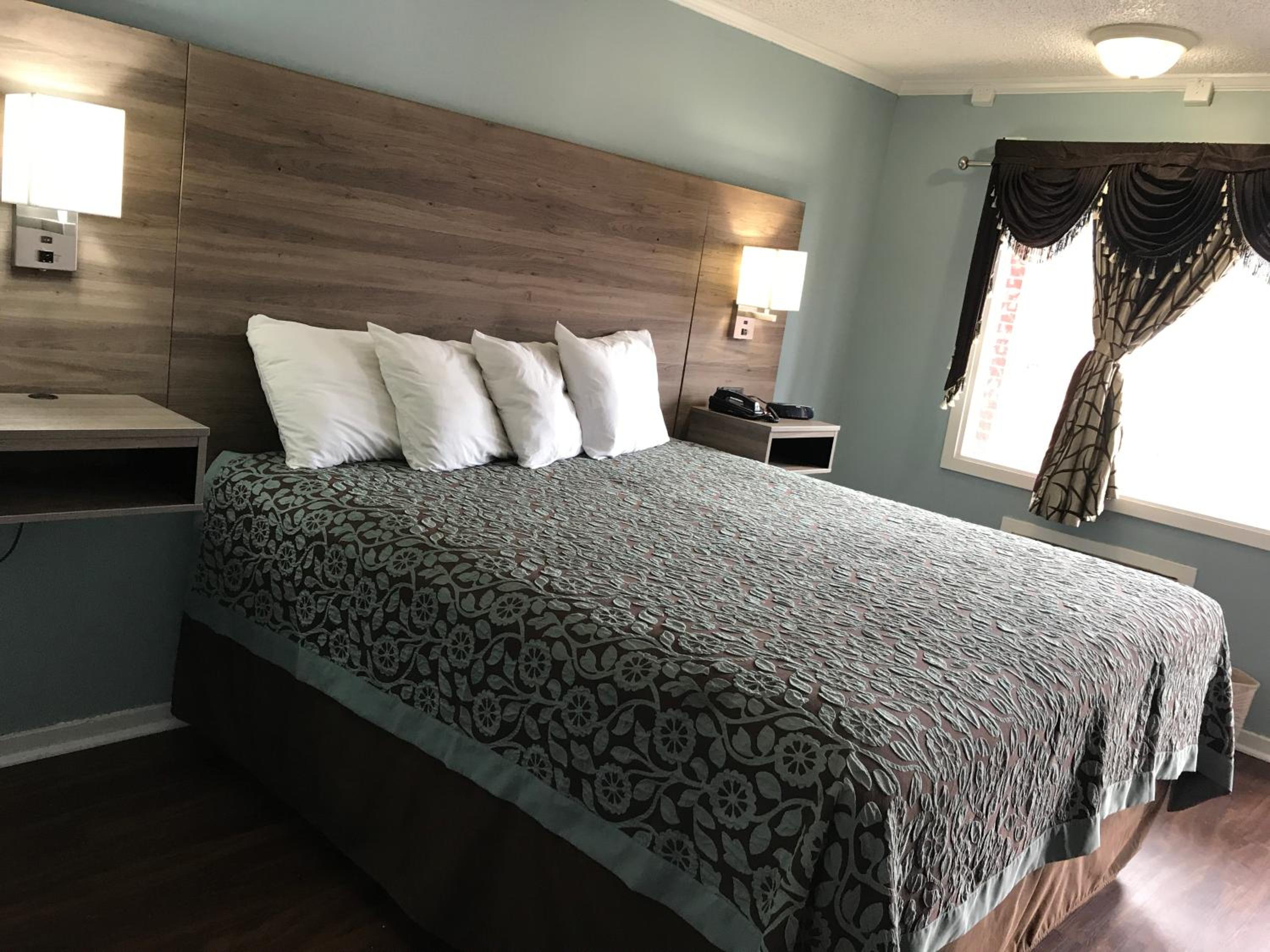 Queen Suite photo 1