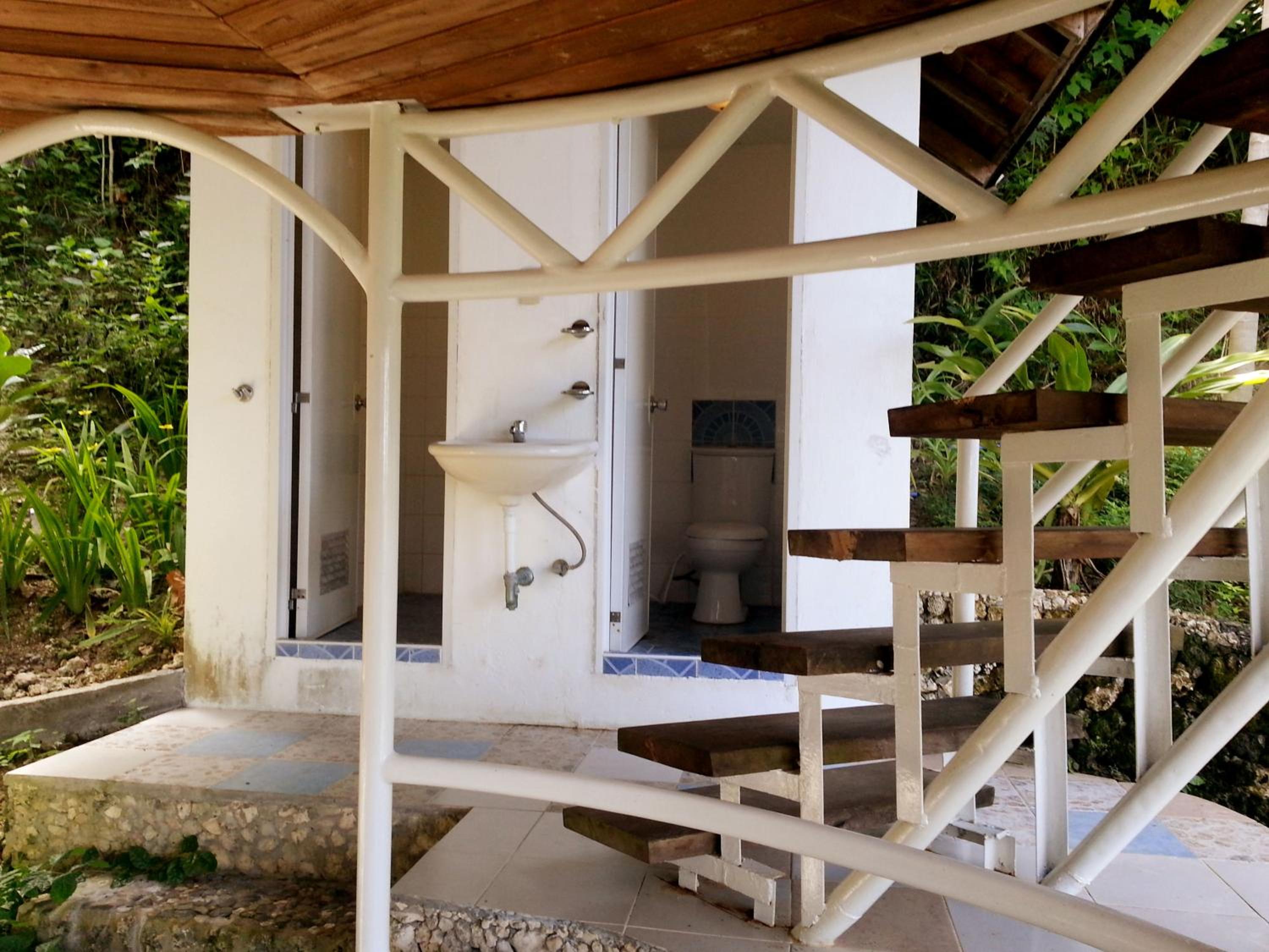 Hillside Round Huts - Photo 14