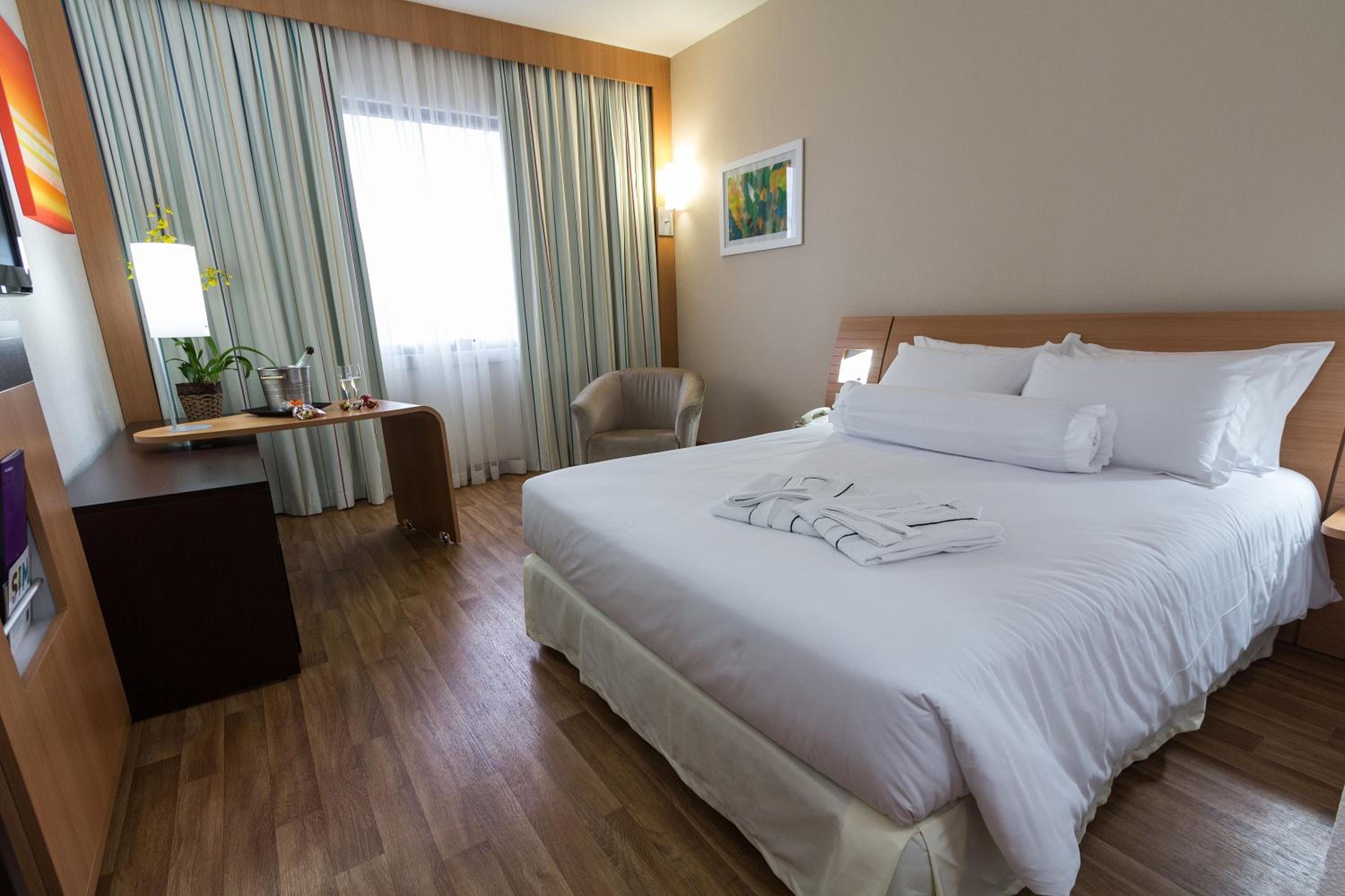 Adapted Standard Double Room - Photo 2