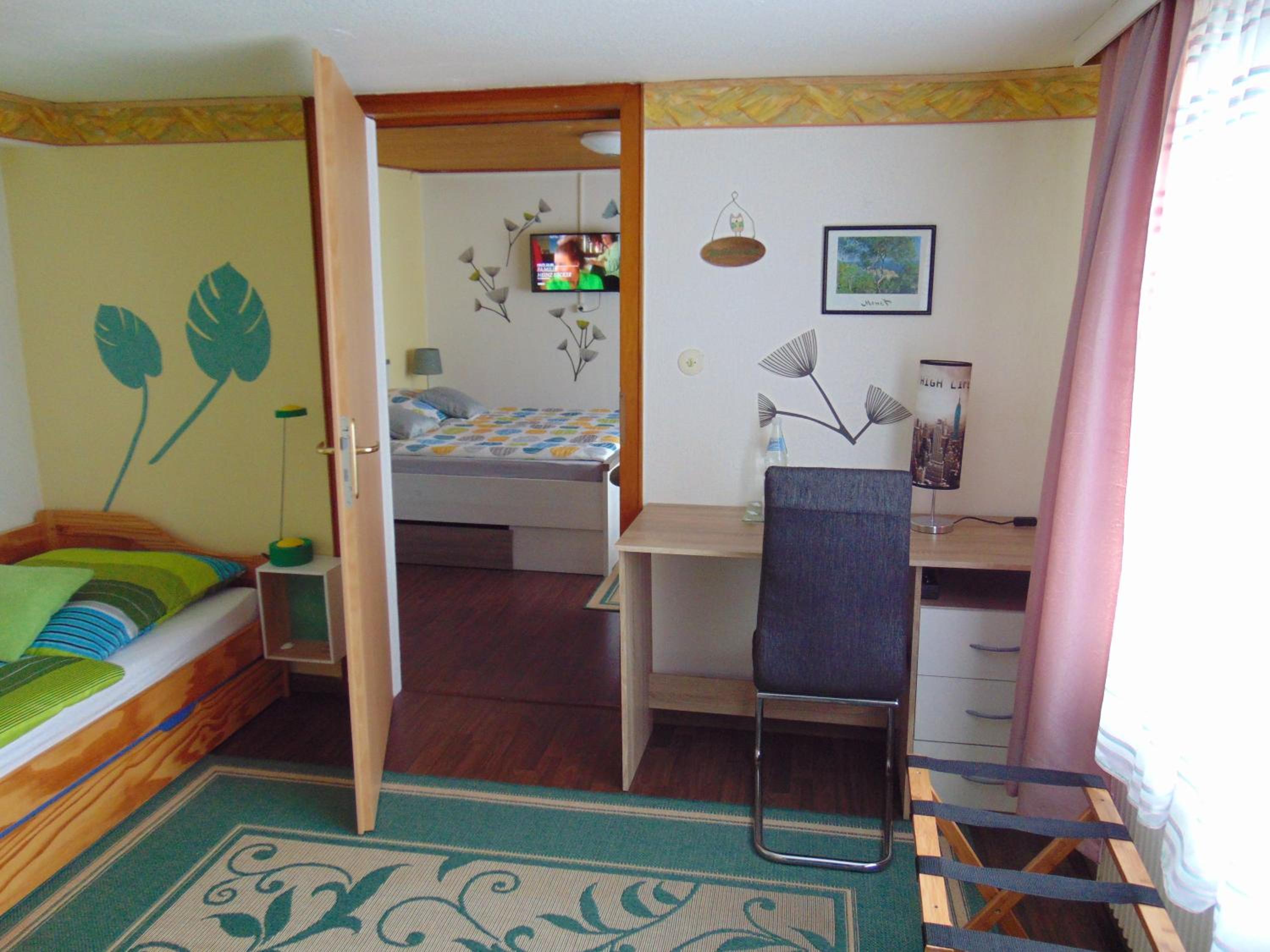 Family Room - Photo 2