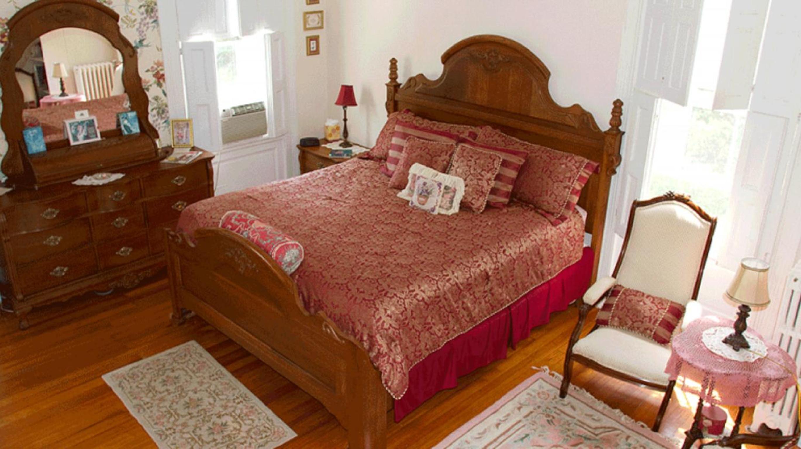 Deluxe King Room photo 3