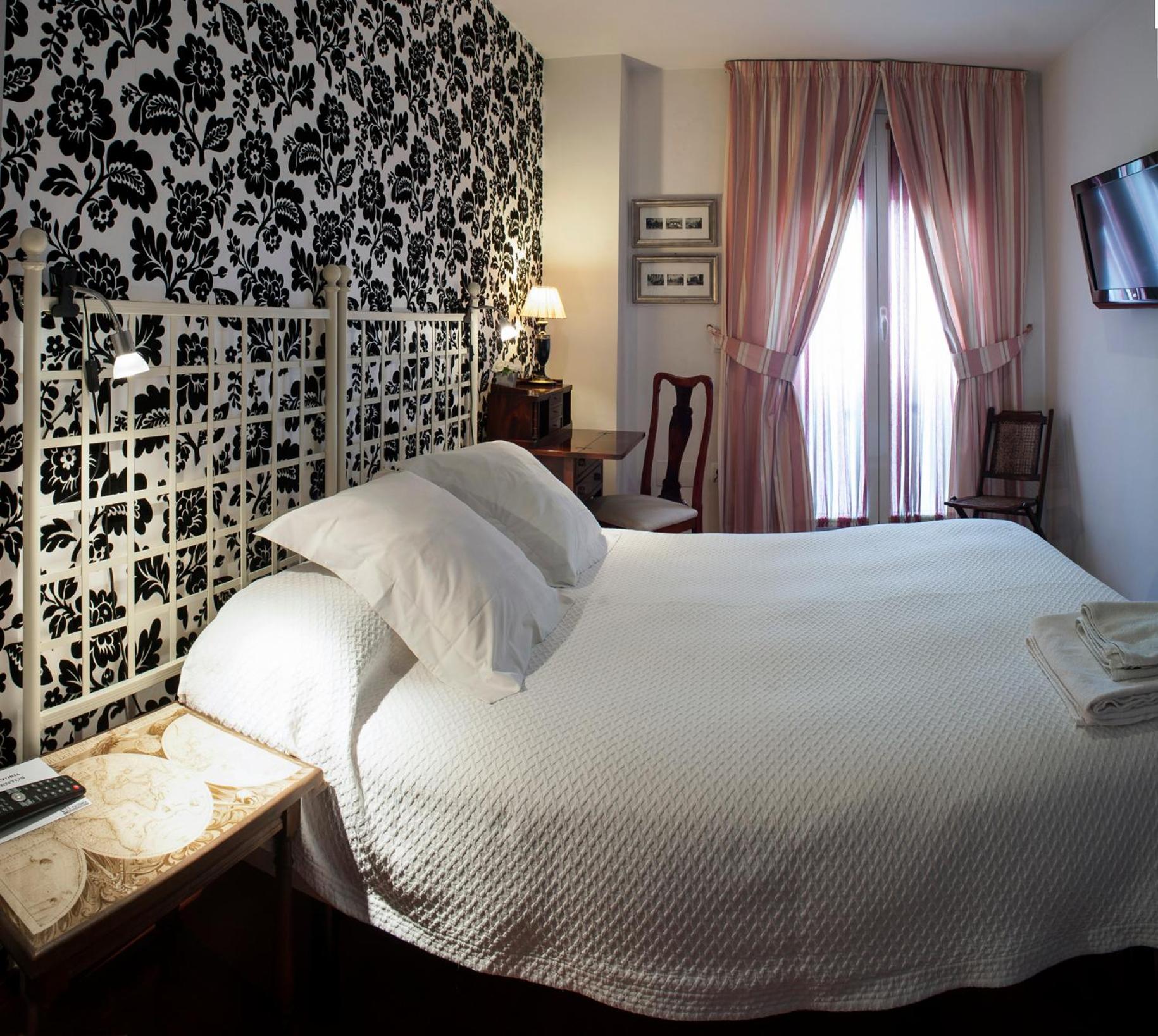 Habitación Estándar con Cama Queen