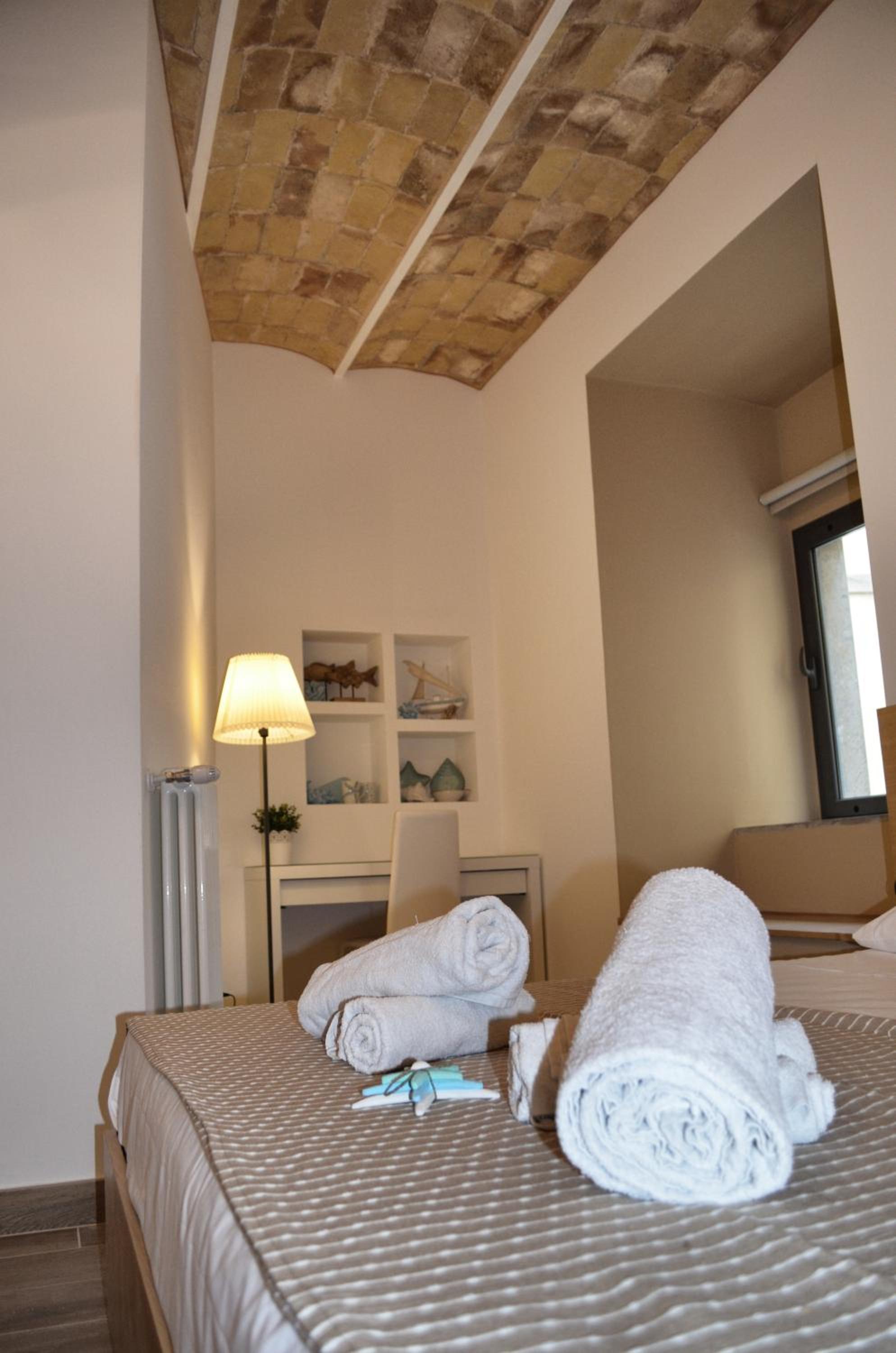 Standard King Room photo 1