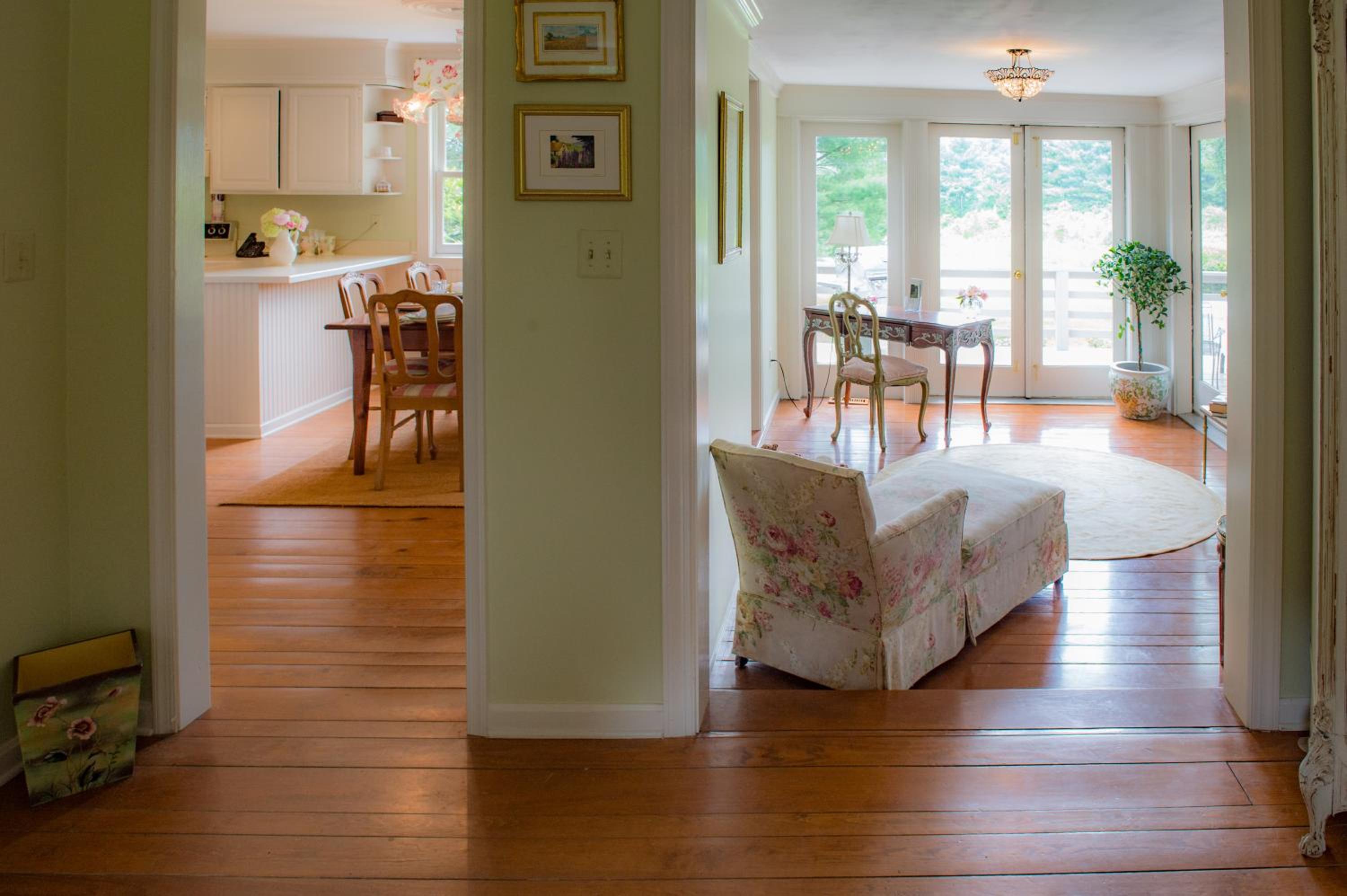 Three-Bedroom House photo 2