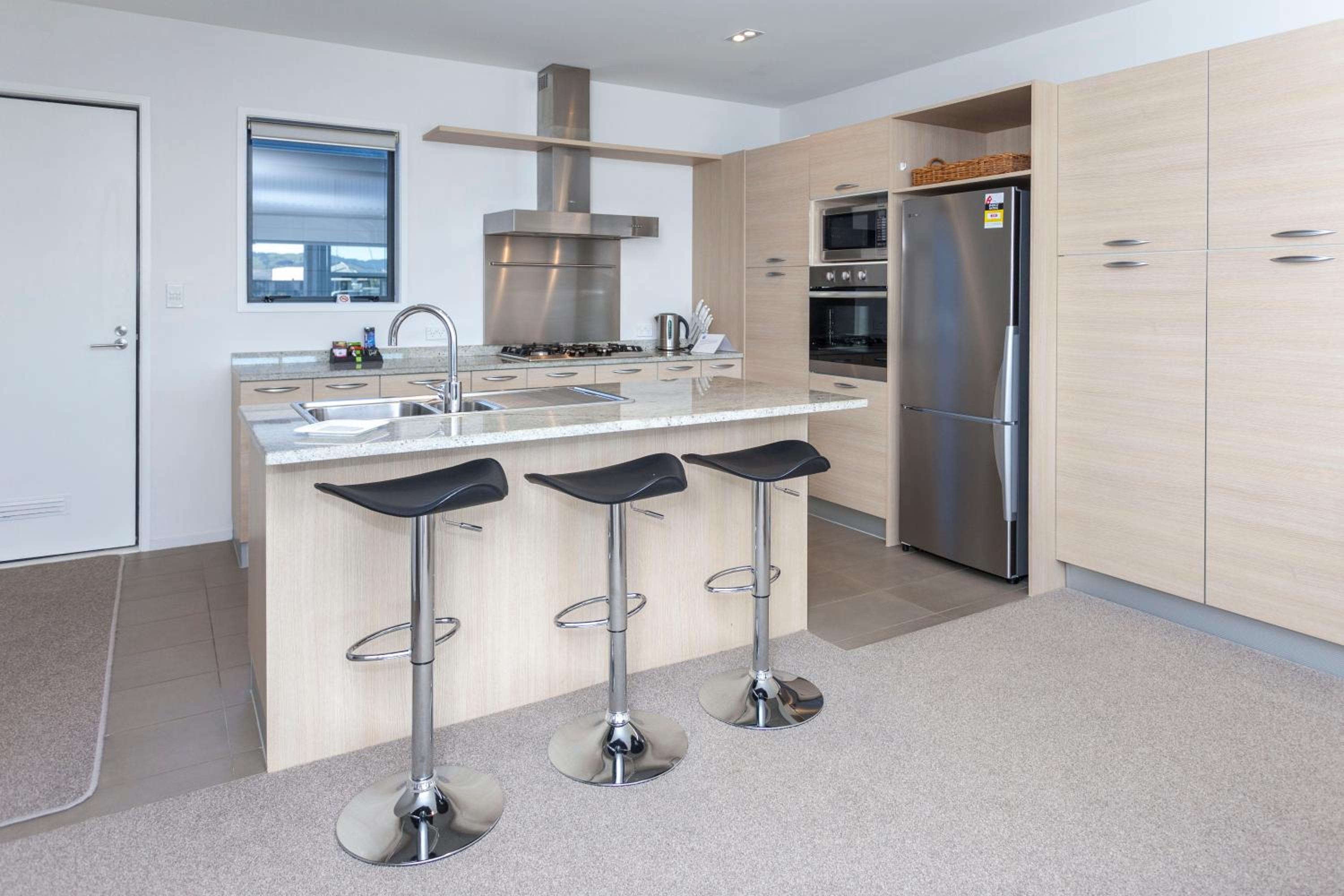 Three-Bedroom Family Suite - Water Front  - Photo 6