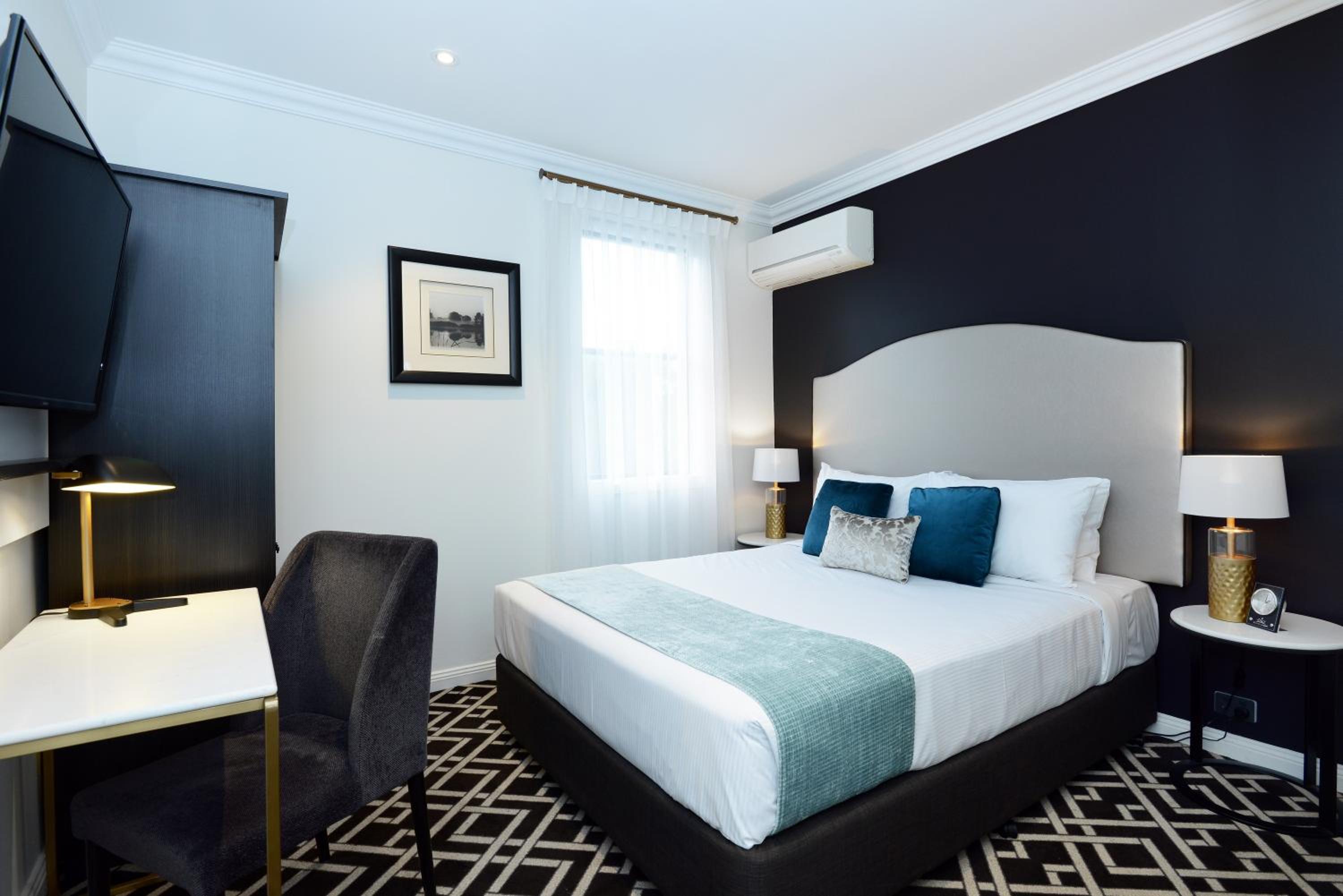 Queen Room - Photo 1