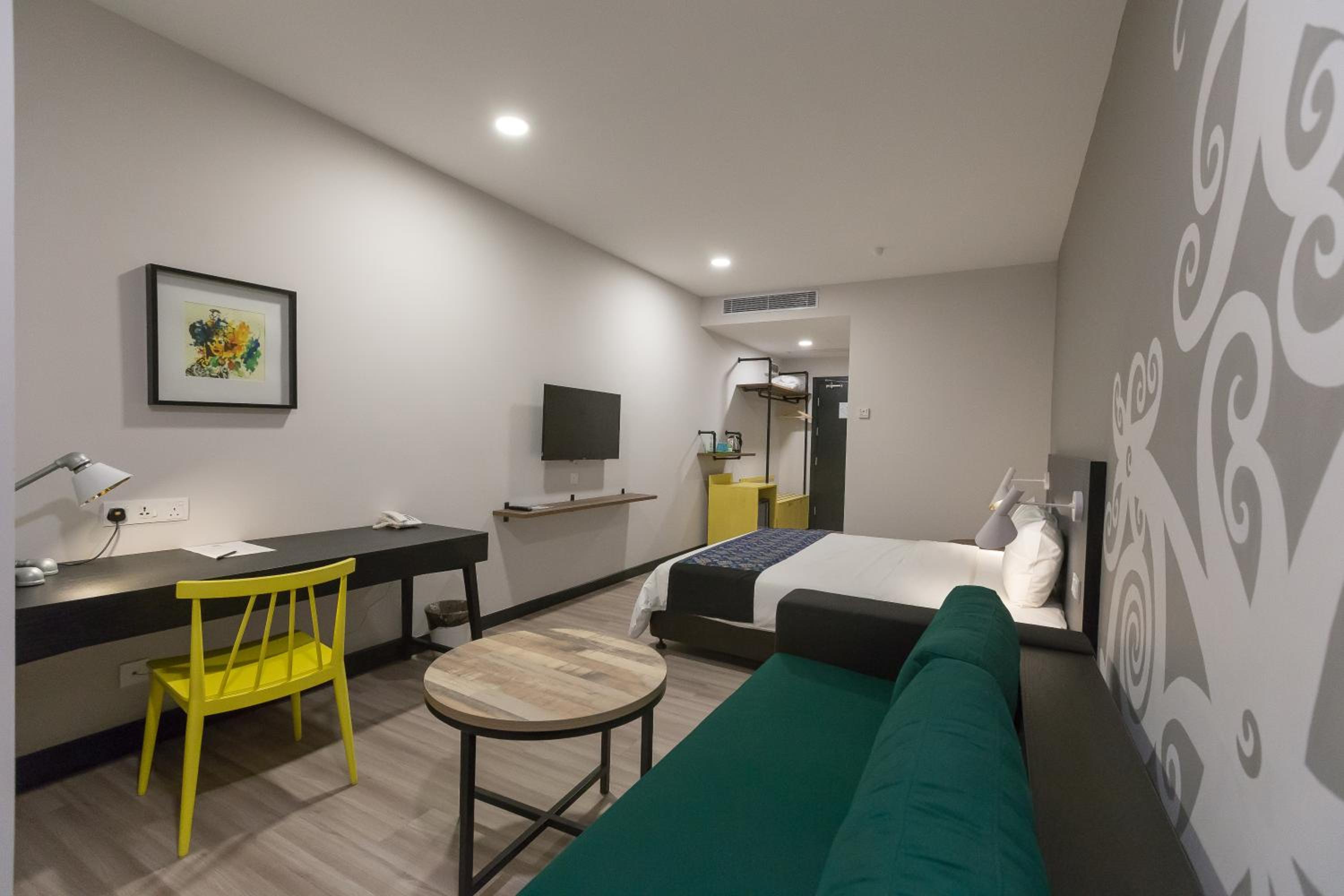 Deluxe King Room photo 2
