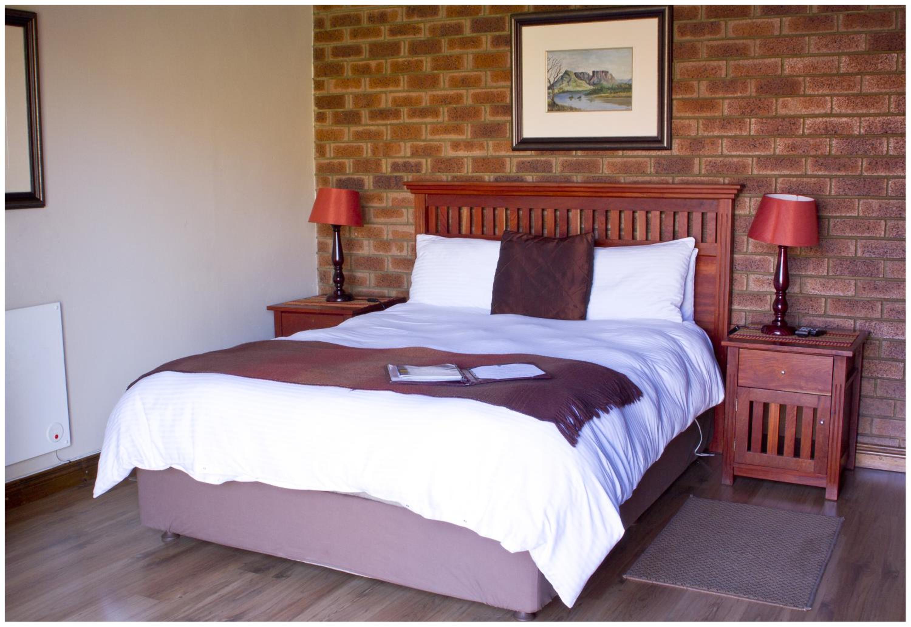 Deluxe Double Room with Bath - Photo 8