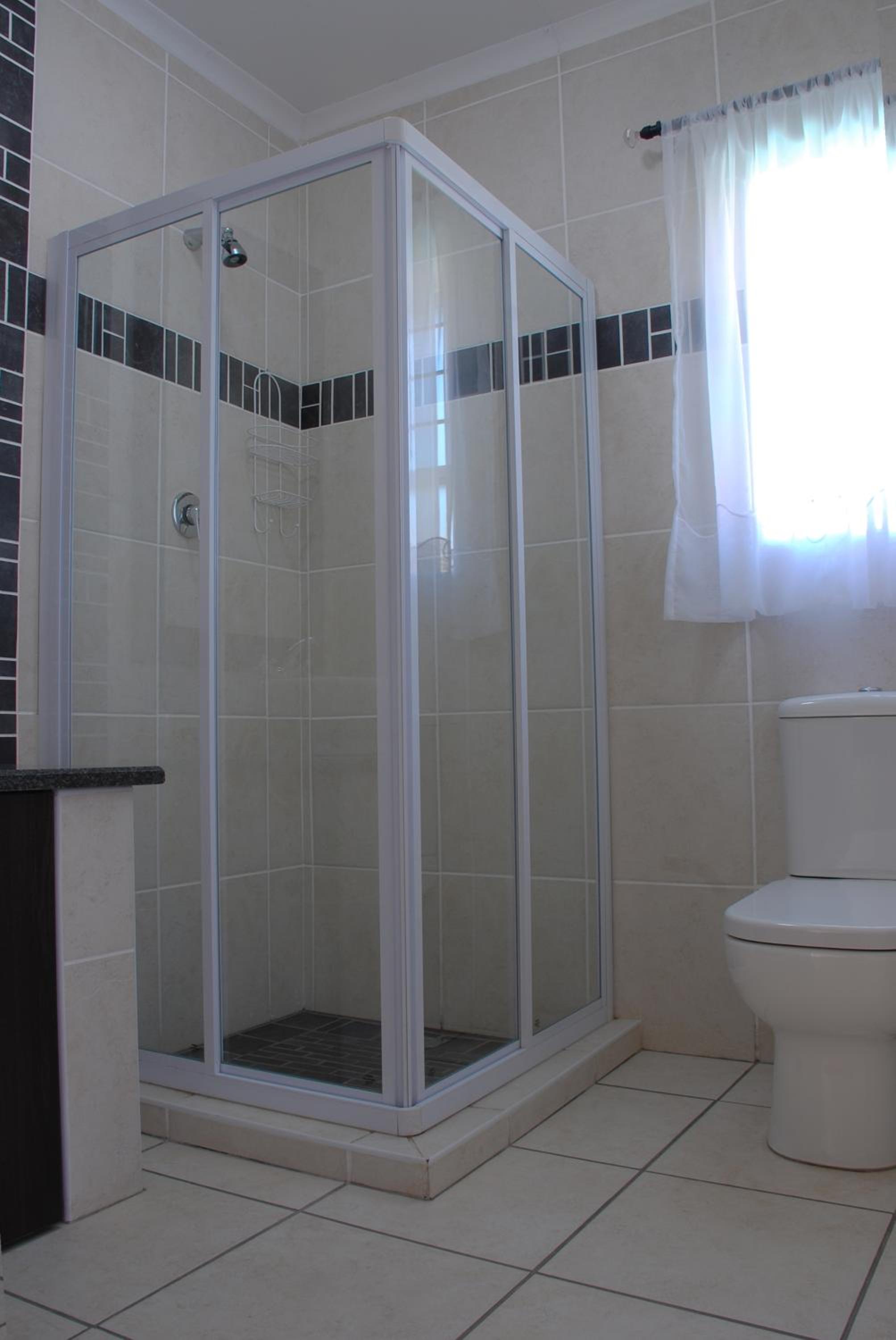 Deluxe Family Room - Photo 11