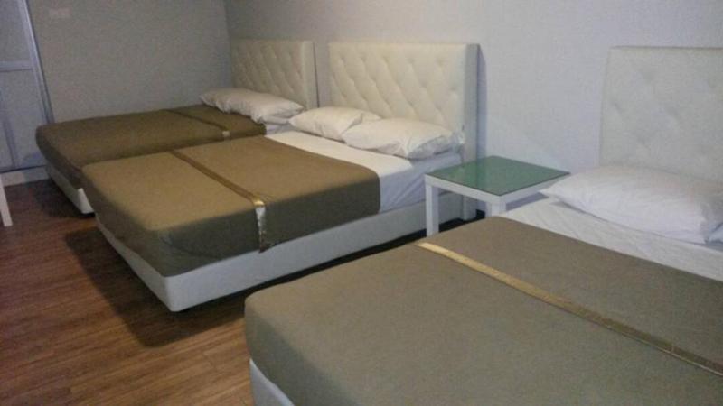 Deluxe Family Room photo 3