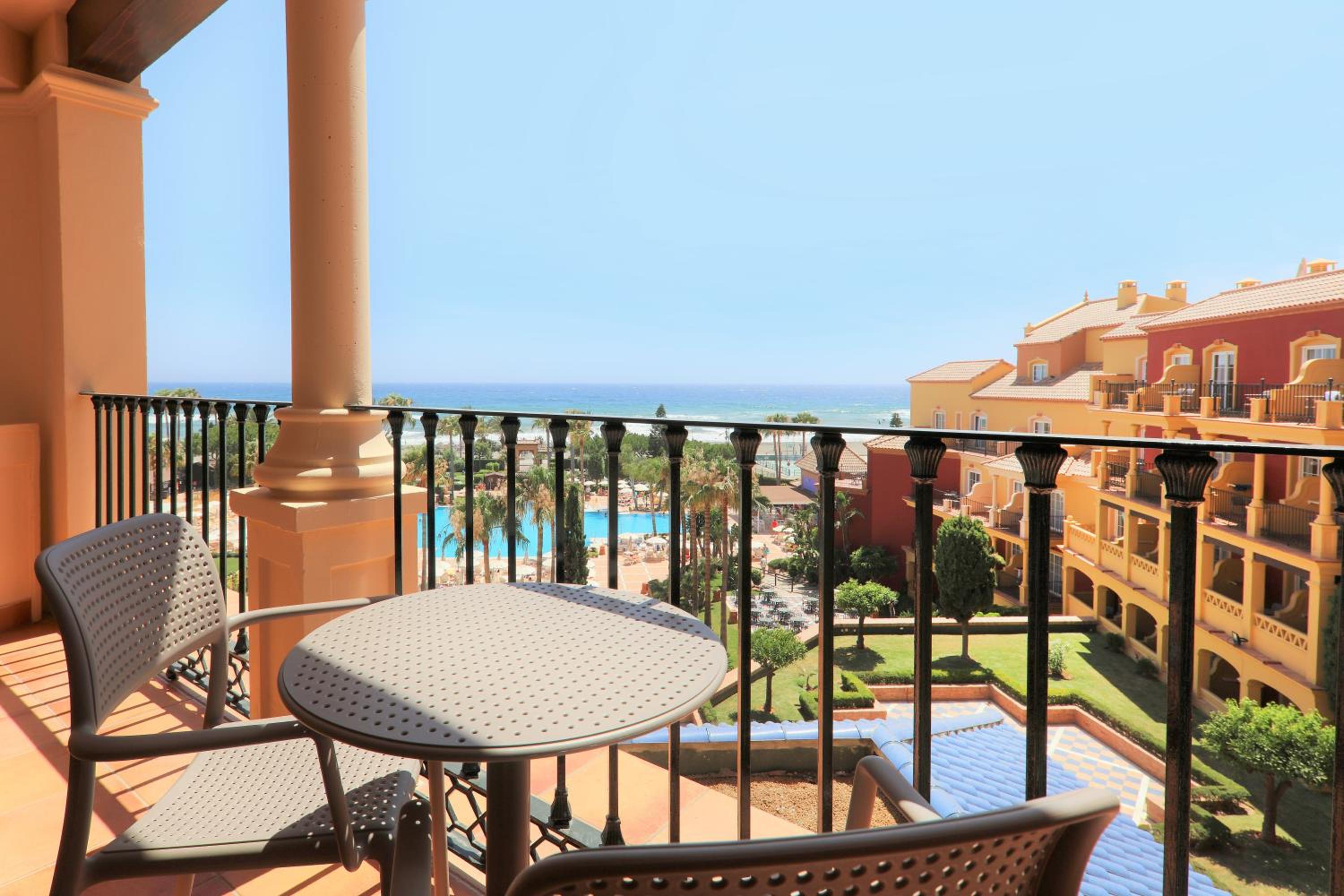Double Room with Sea View - Photo 4