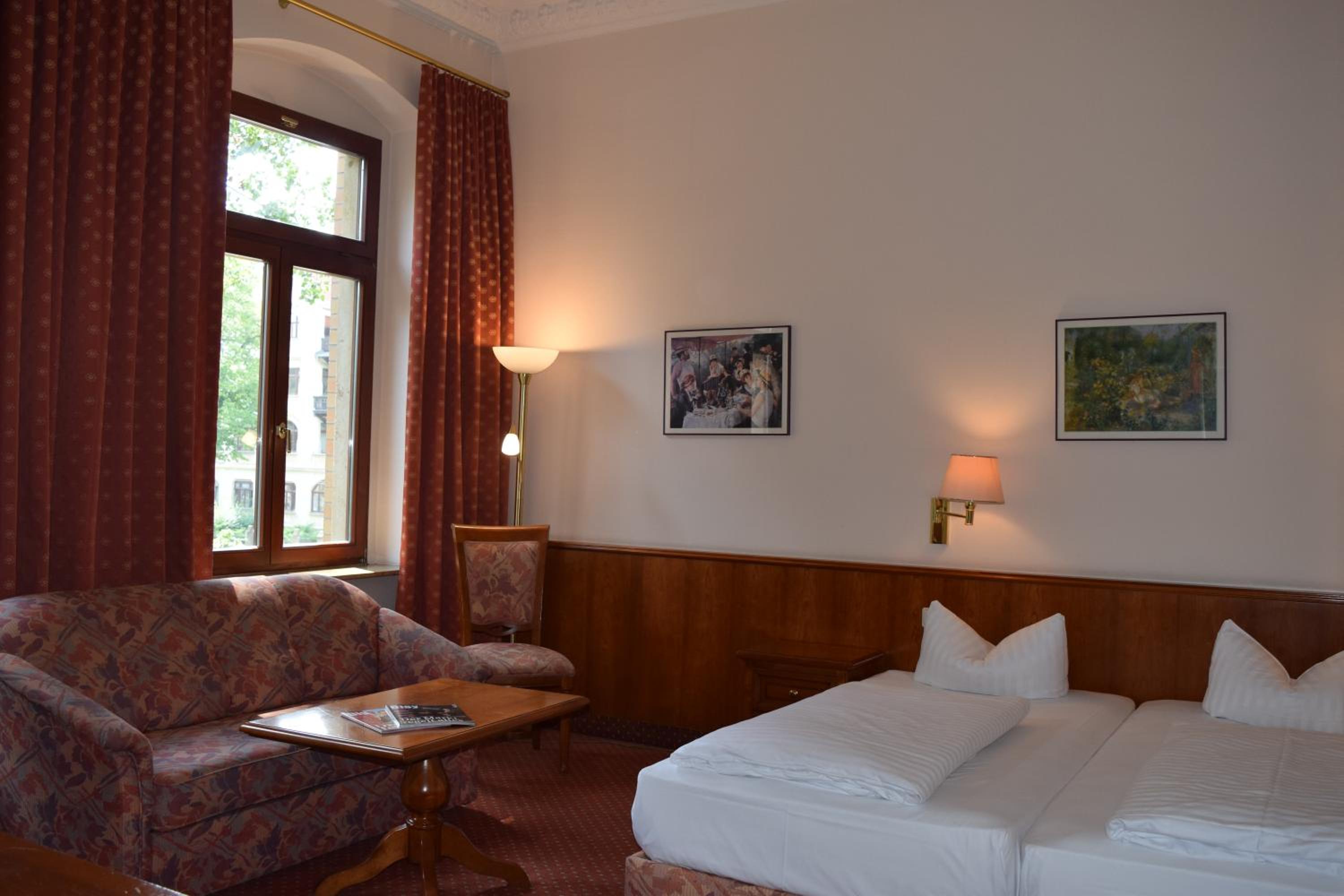 Double or Twin Room - Photo 3