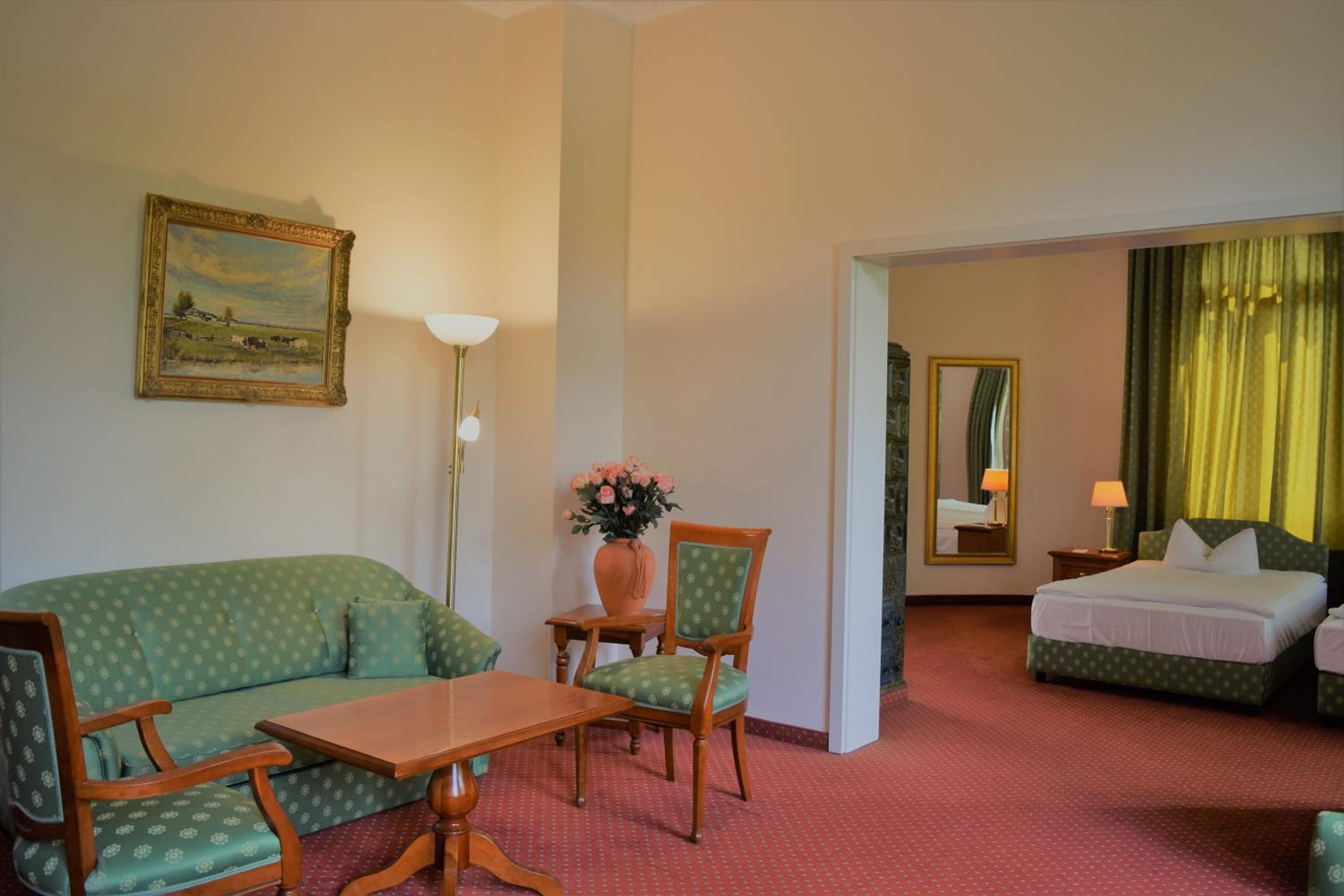 Suite - Photo 9