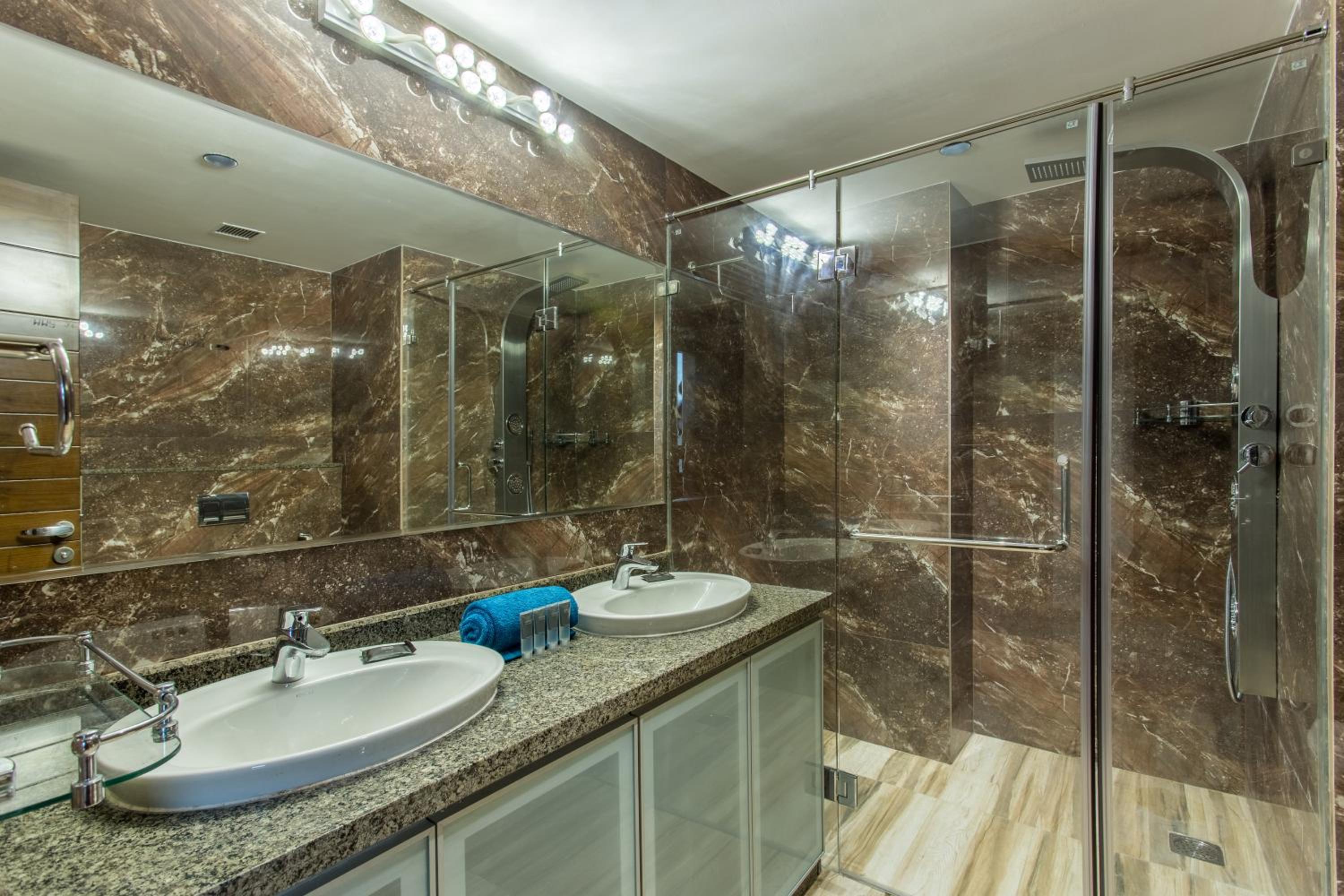 Executive Suite photo 2