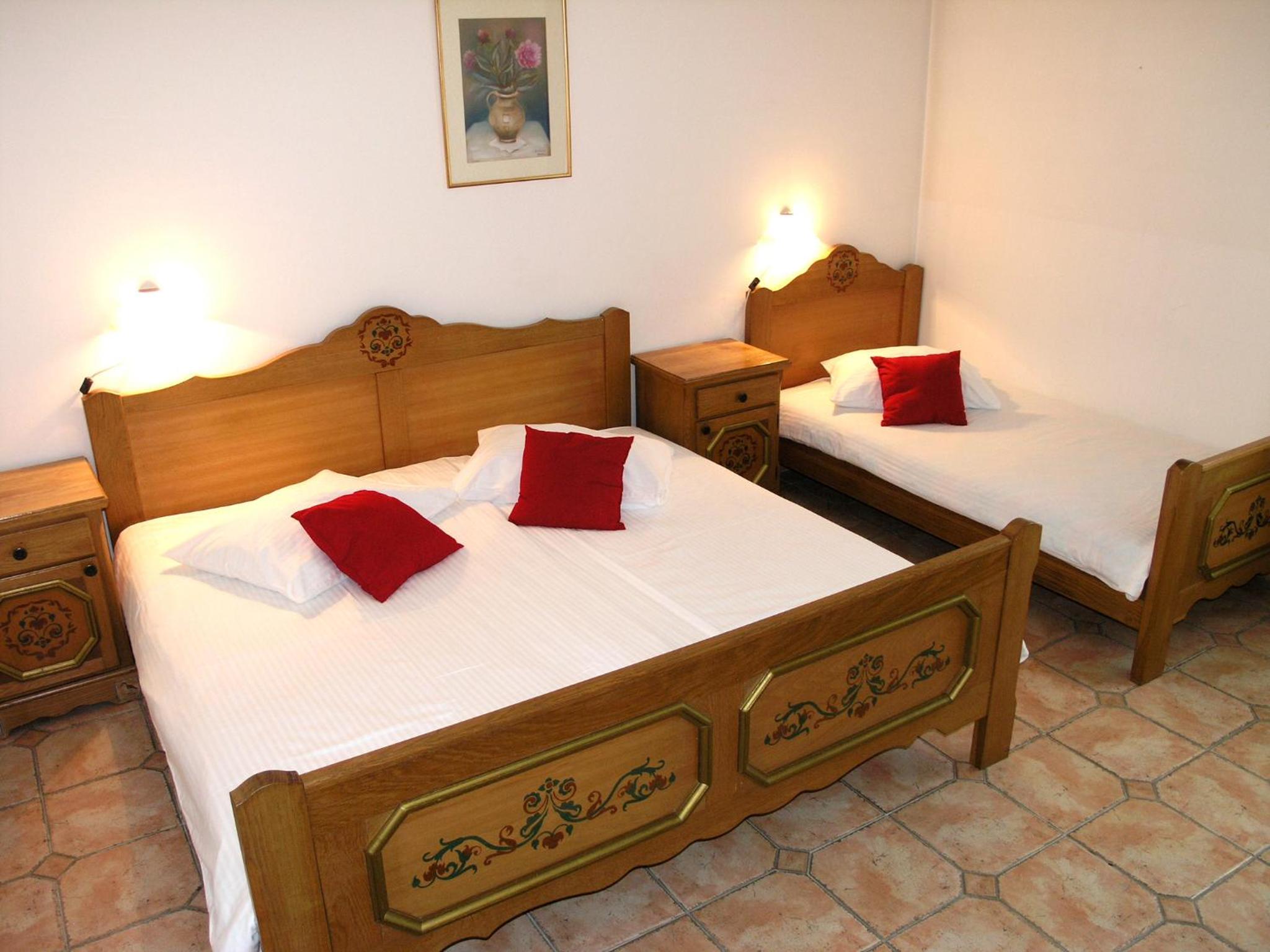 Basic Triple Room photo 3