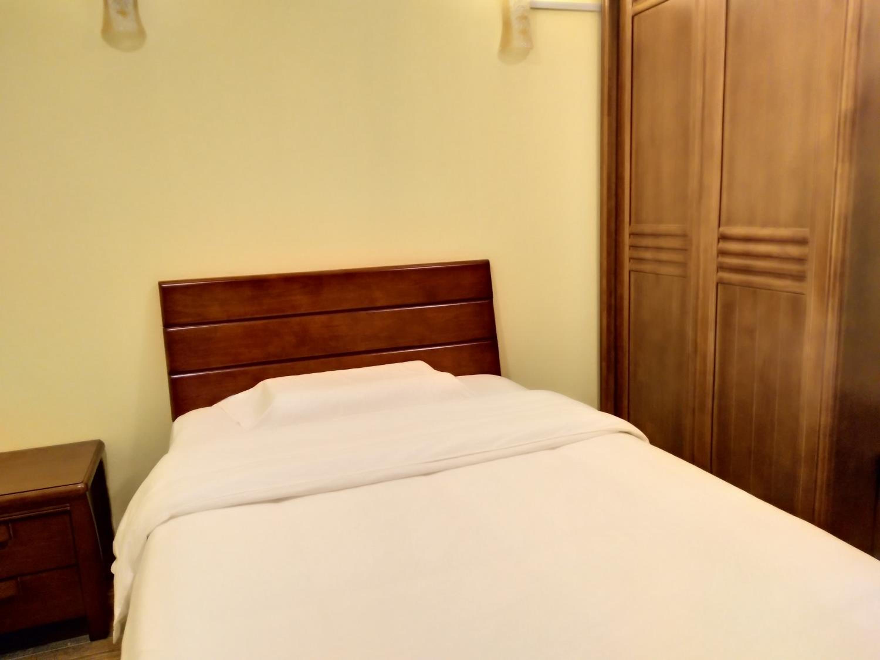 Large Single Room photo 2