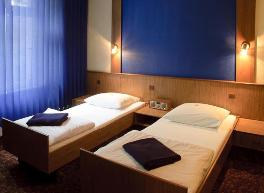 Twin Room - Photo 1