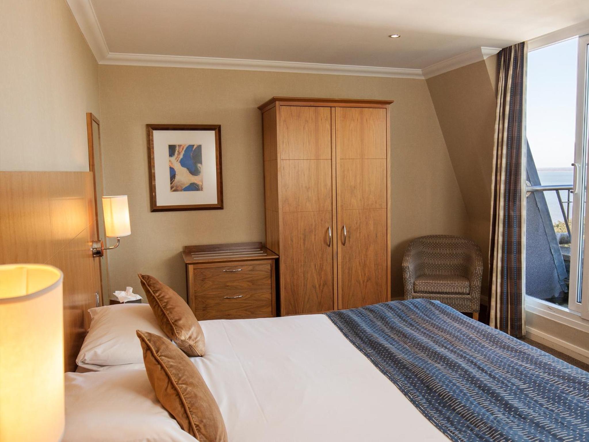 Double Room with Harbor View and Balcony photo 3