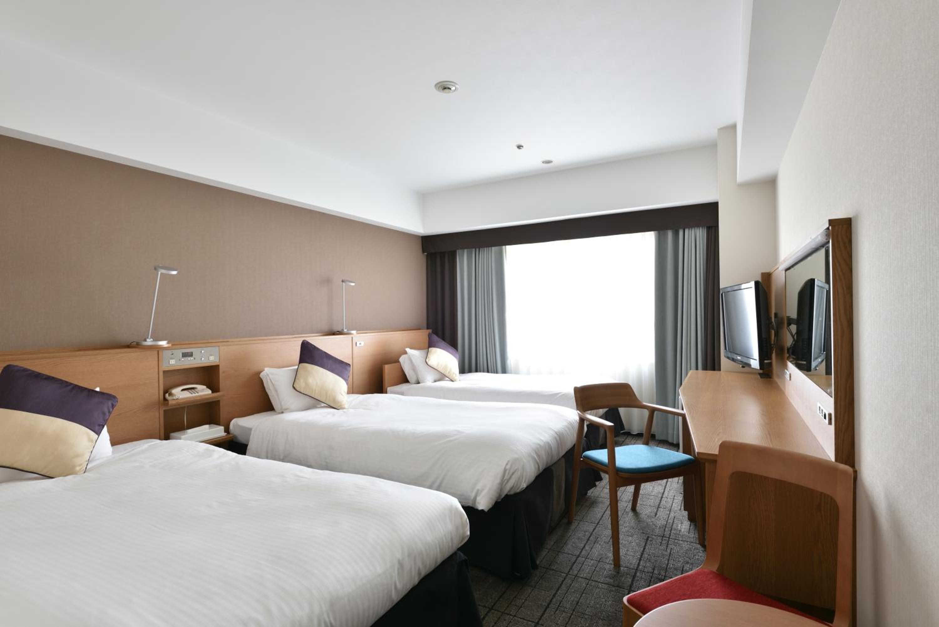 Standard Twin Room with Extra Bed - Smoking